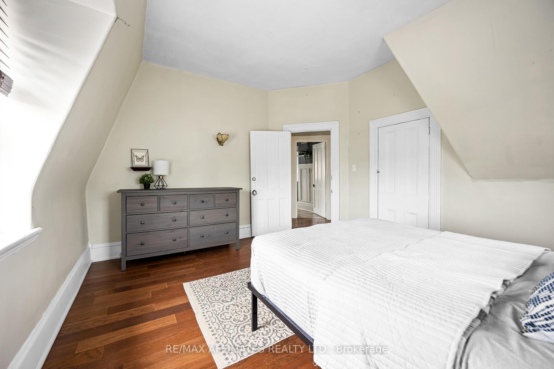 Photo 23 of 19 Winnifred Street N, Smiths Falls — HOMEH