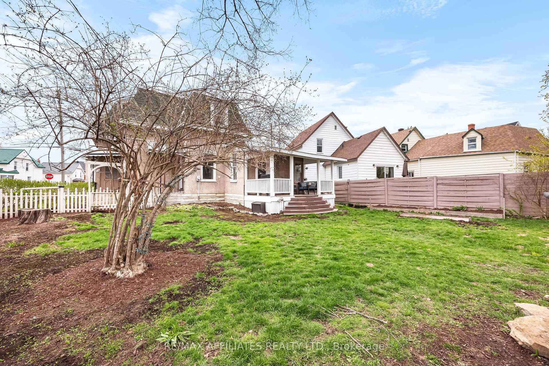 Photo 33 of 19 Winnifred Street N, Smiths Falls — HOMEH