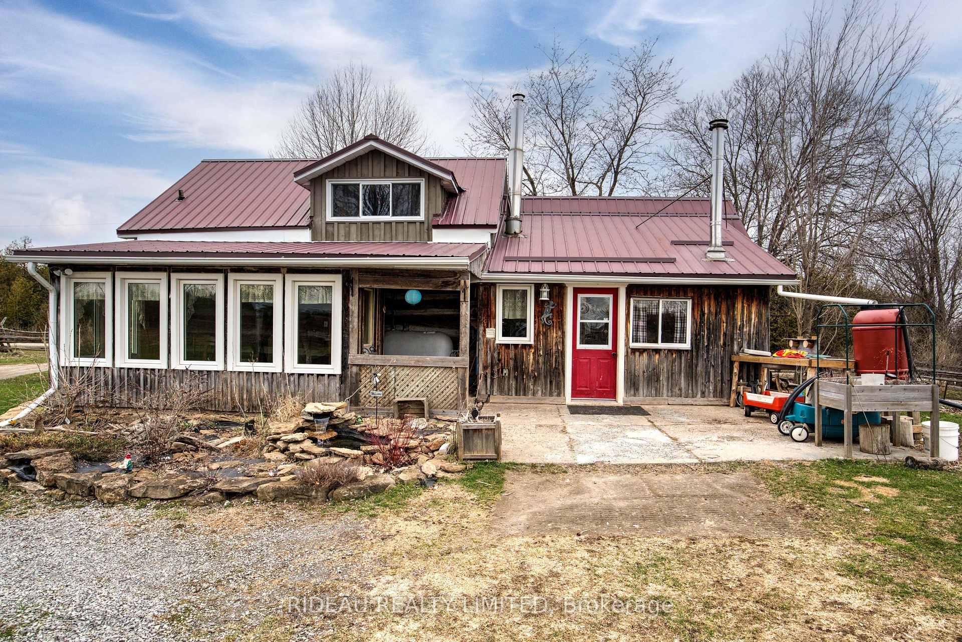 Front of 3312 Hossack Lane