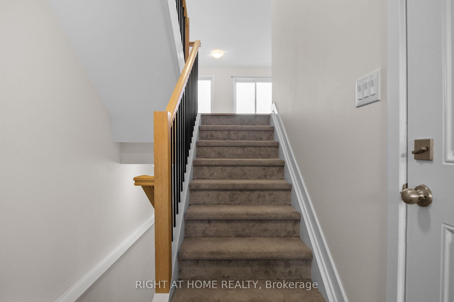 Photo 5 of 42 Whitcomb Crescent, Smiths Falls — HOMEH