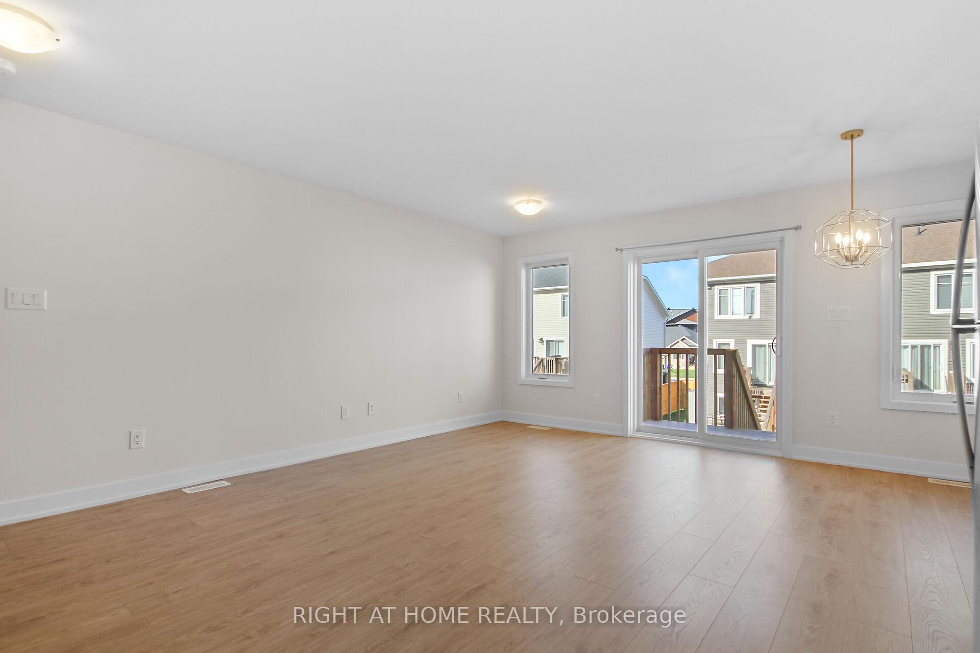 Photo 8 of 42 Whitcomb Crescent, Smiths Falls — HOMEH