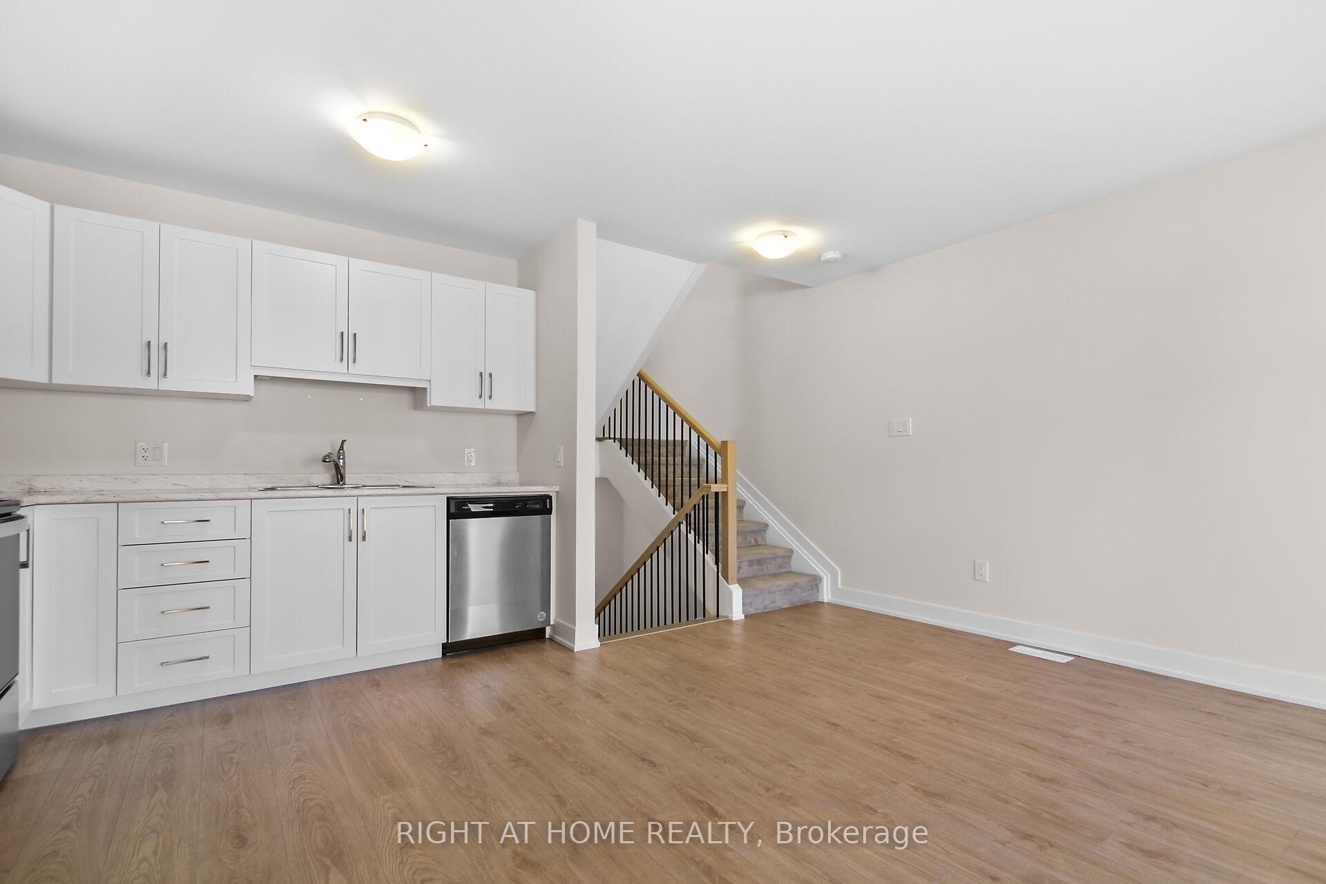 Photo 10 of 42 Whitcomb Crescent, Smiths Falls — HOMEH