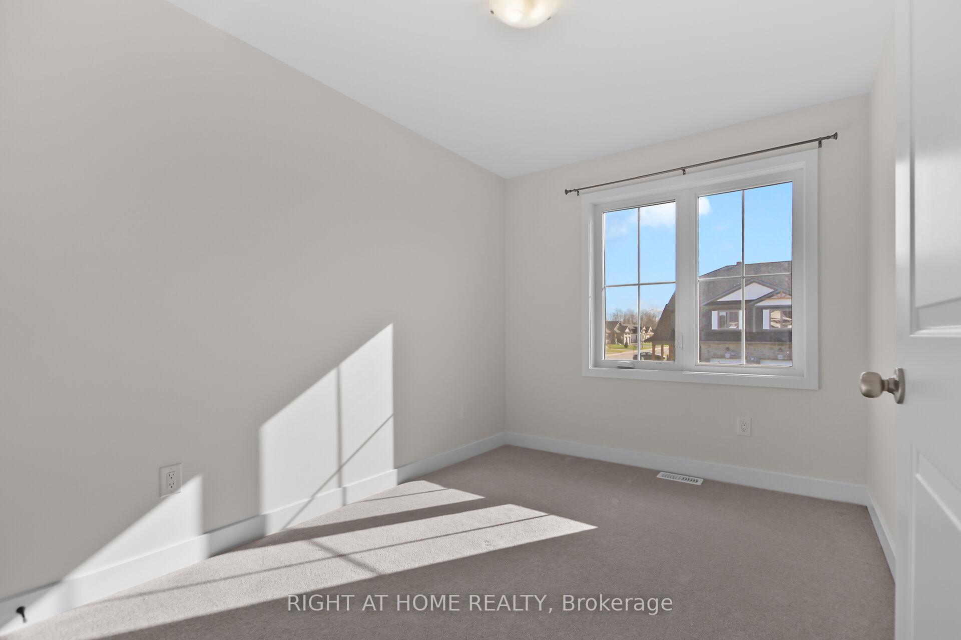 Photo 20 of 42 Whitcomb Crescent, Smiths Falls — HOMEH