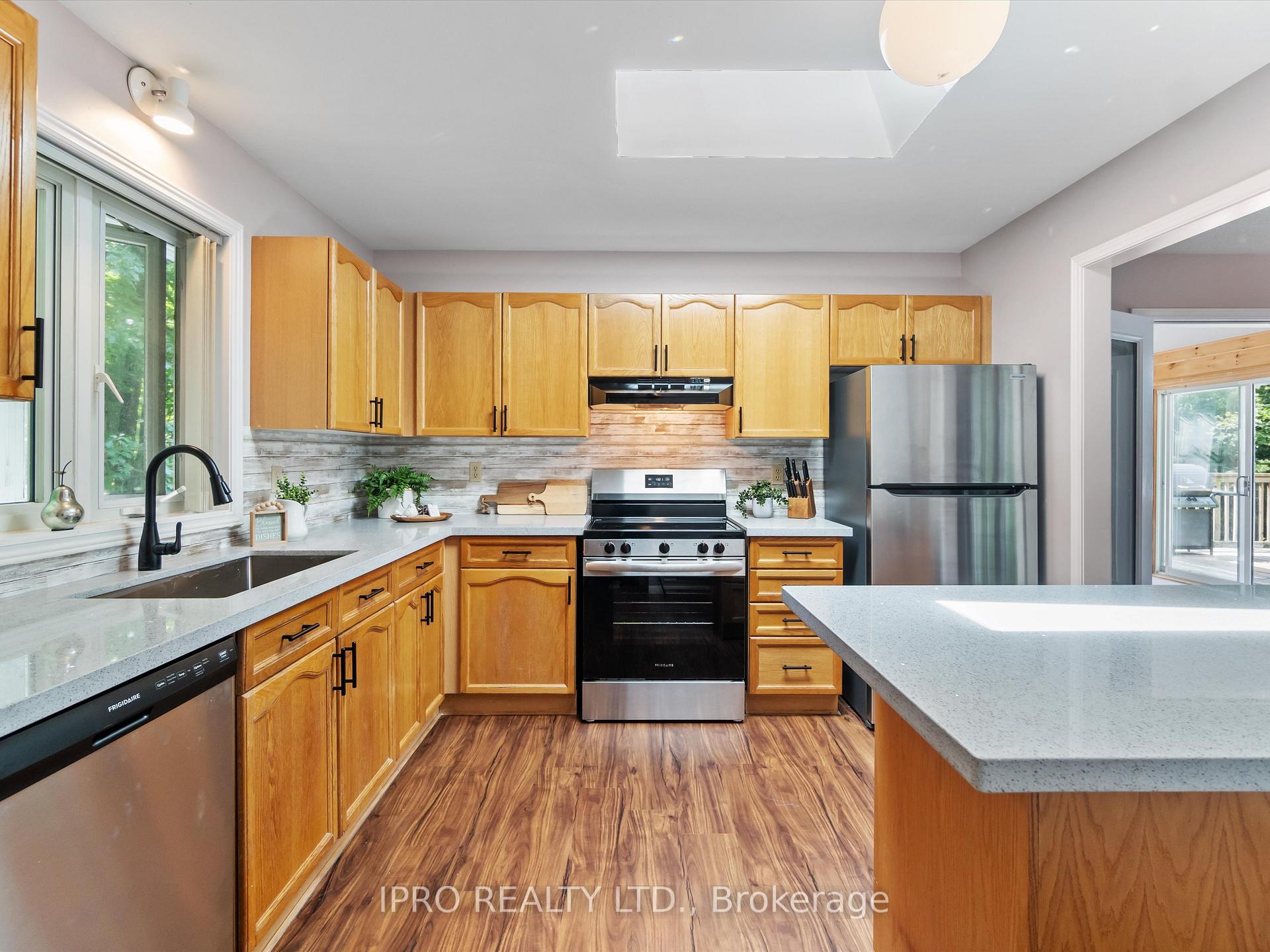 Photo 5 of 6 Lower Lane, Seguin — HOMEH