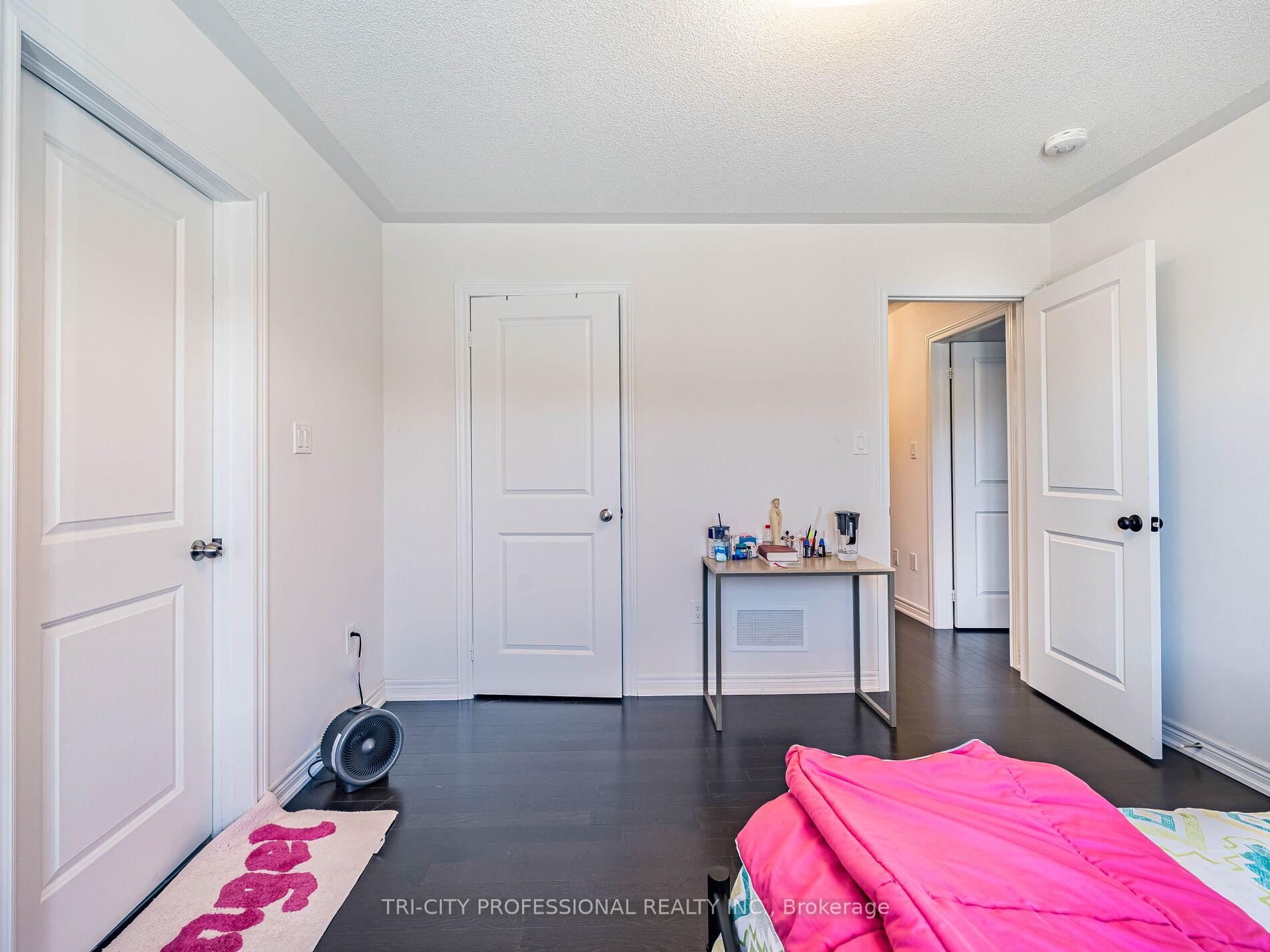 Photo 10 of 533 Red Elm Road, Shelburne — HOMEH