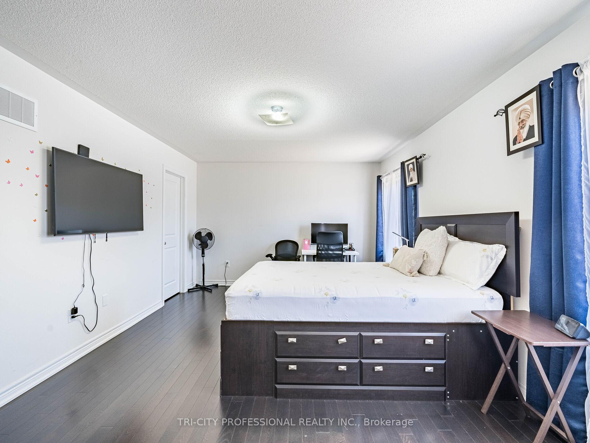 Photo 11 of 533 Red Elm Road, Shelburne — HOMEH