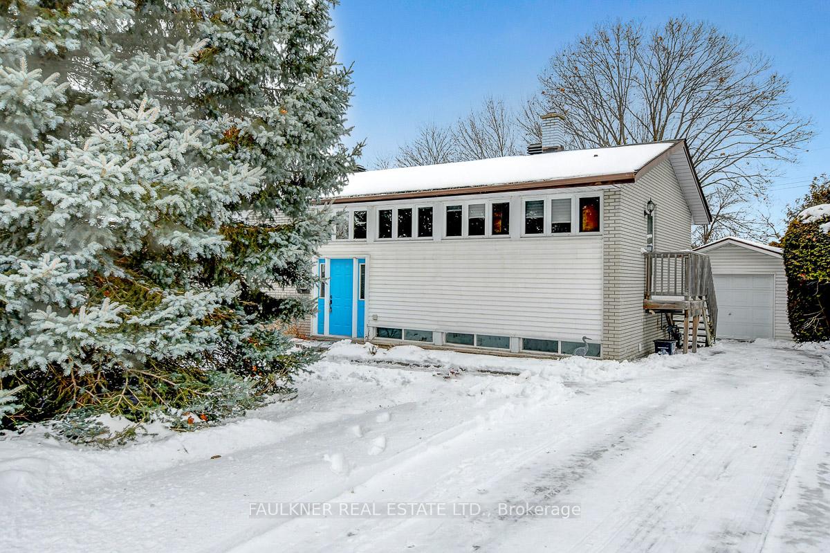 Photo 2 of 5 Lavina Crescent, Ottawa, Leslie Park — HOMEH
