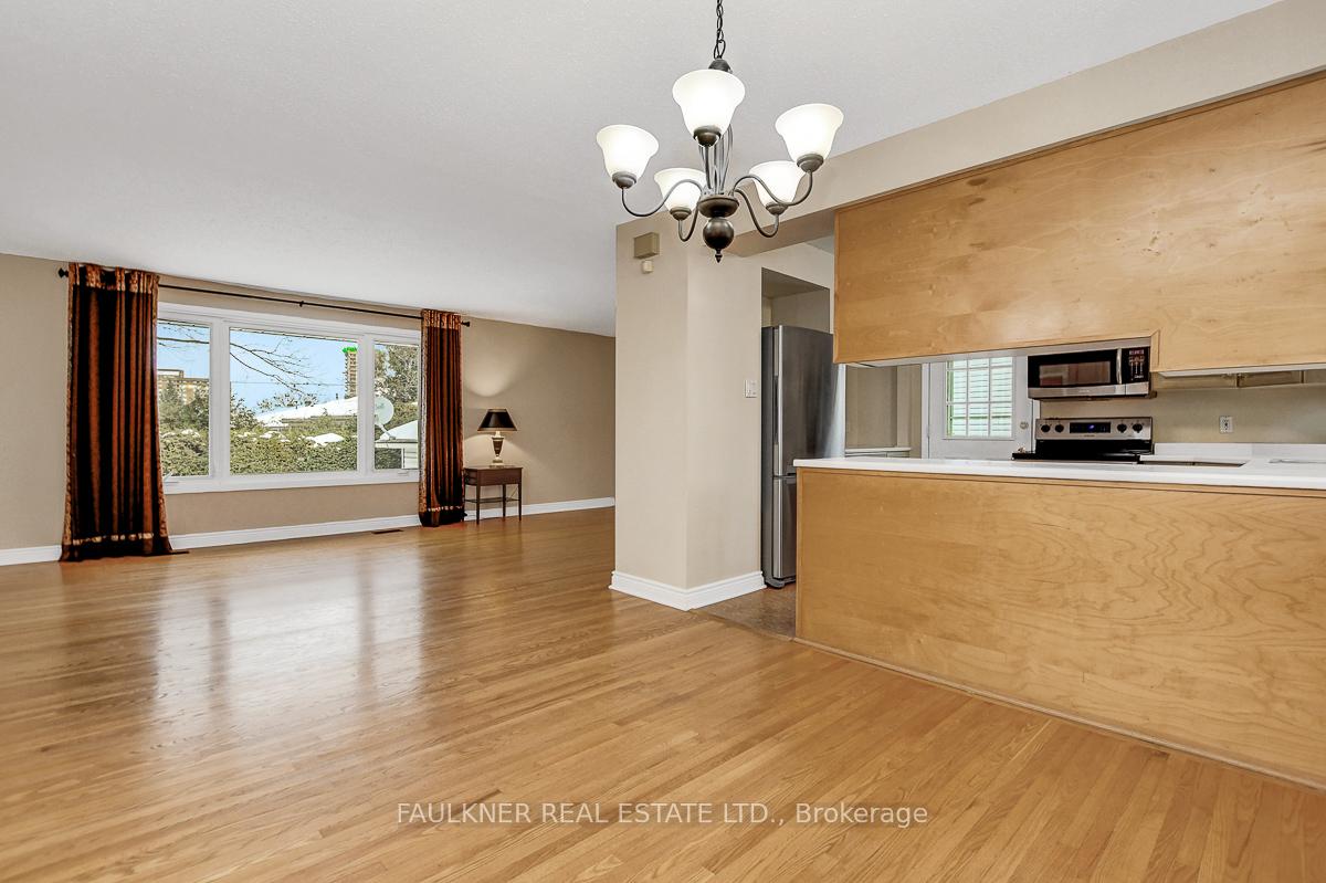 Photo 11 of 5 Lavina Crescent, Ottawa, Leslie Park — HOMEH