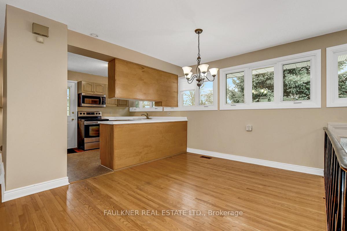 Photo 12 of 5 Lavina Crescent, Ottawa, Leslie Park — HOMEH