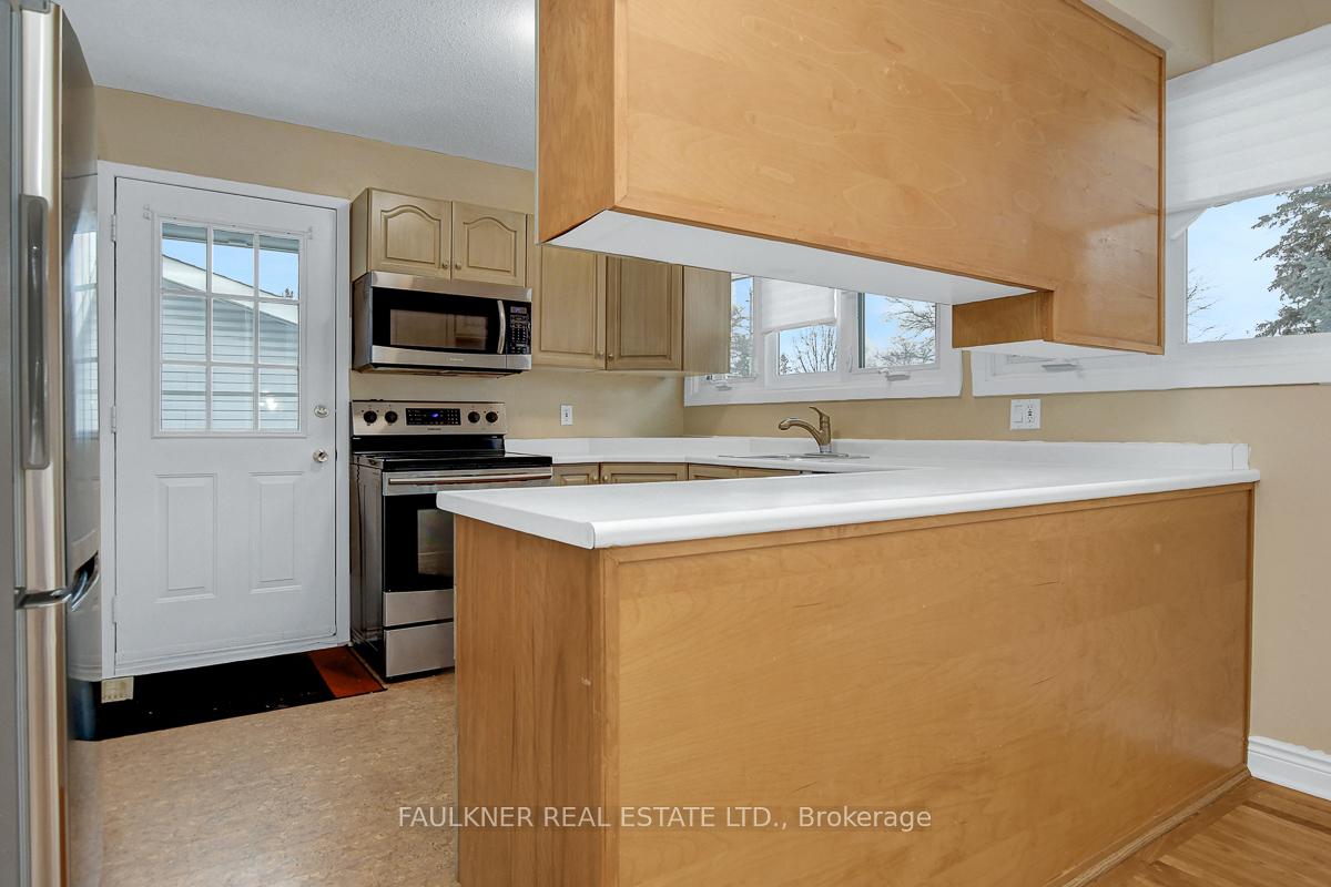 Photo 17 of 5 Lavina Crescent, Ottawa, Leslie Park — HOMEH