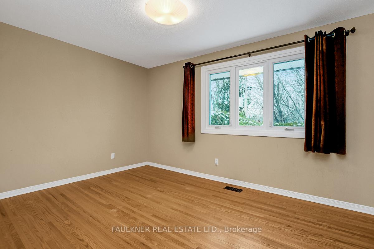 Photo 18 of 5 Lavina Crescent, Ottawa, Leslie Park — HOMEH