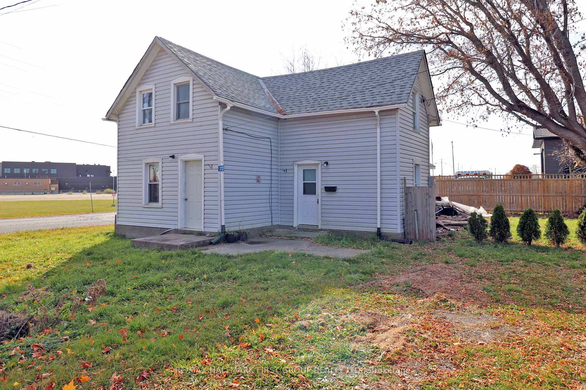 Photo 2 of 72 Alice Street, Smiths Falls — HOMEH