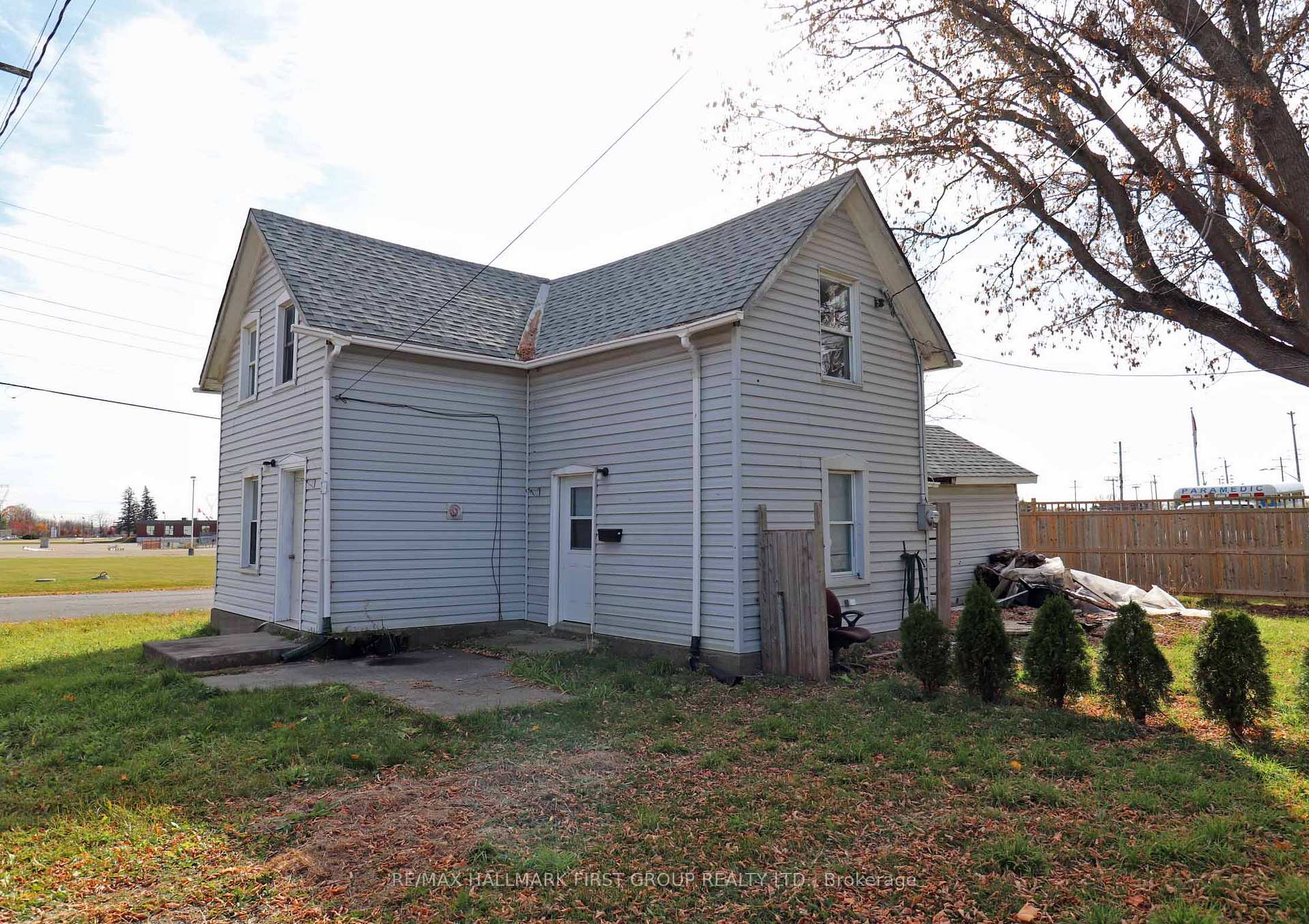 Photo 4 of 72 Alice Street, Smiths Falls — HOMEH