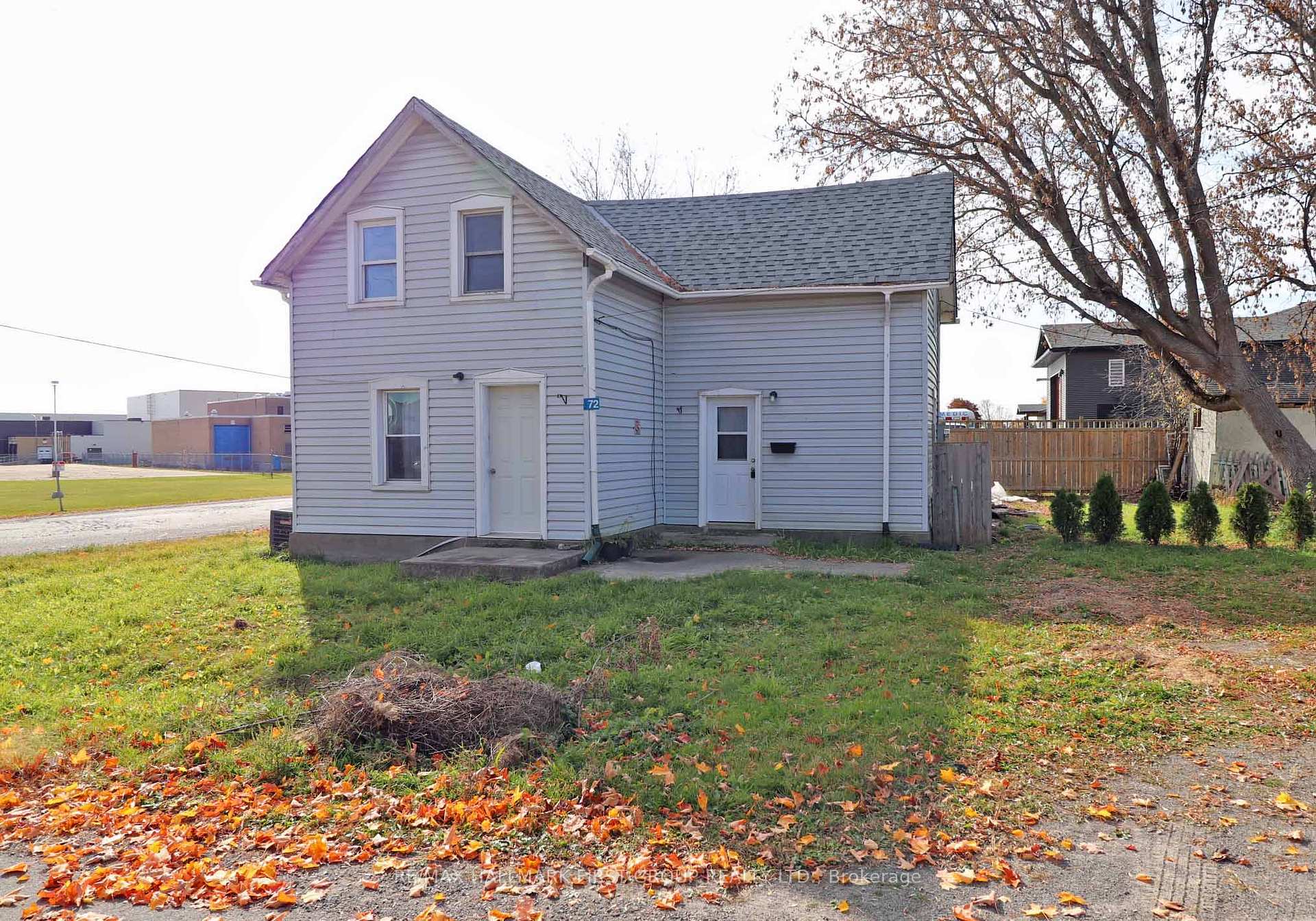Photo 5 of 72 Alice Street, Smiths Falls — HOMEH