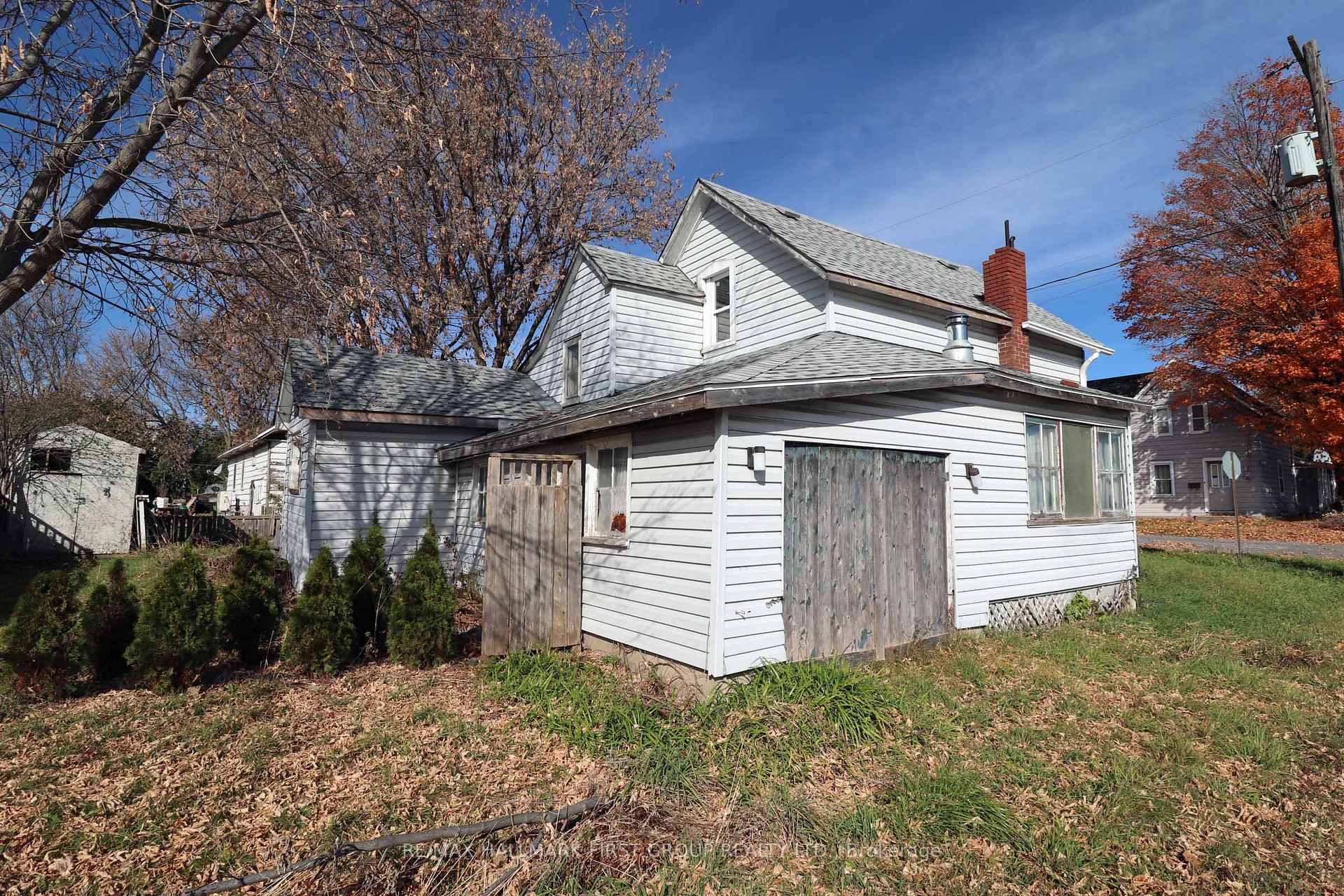 Photo 9 of 72 Alice Street, Smiths Falls — HOMEH