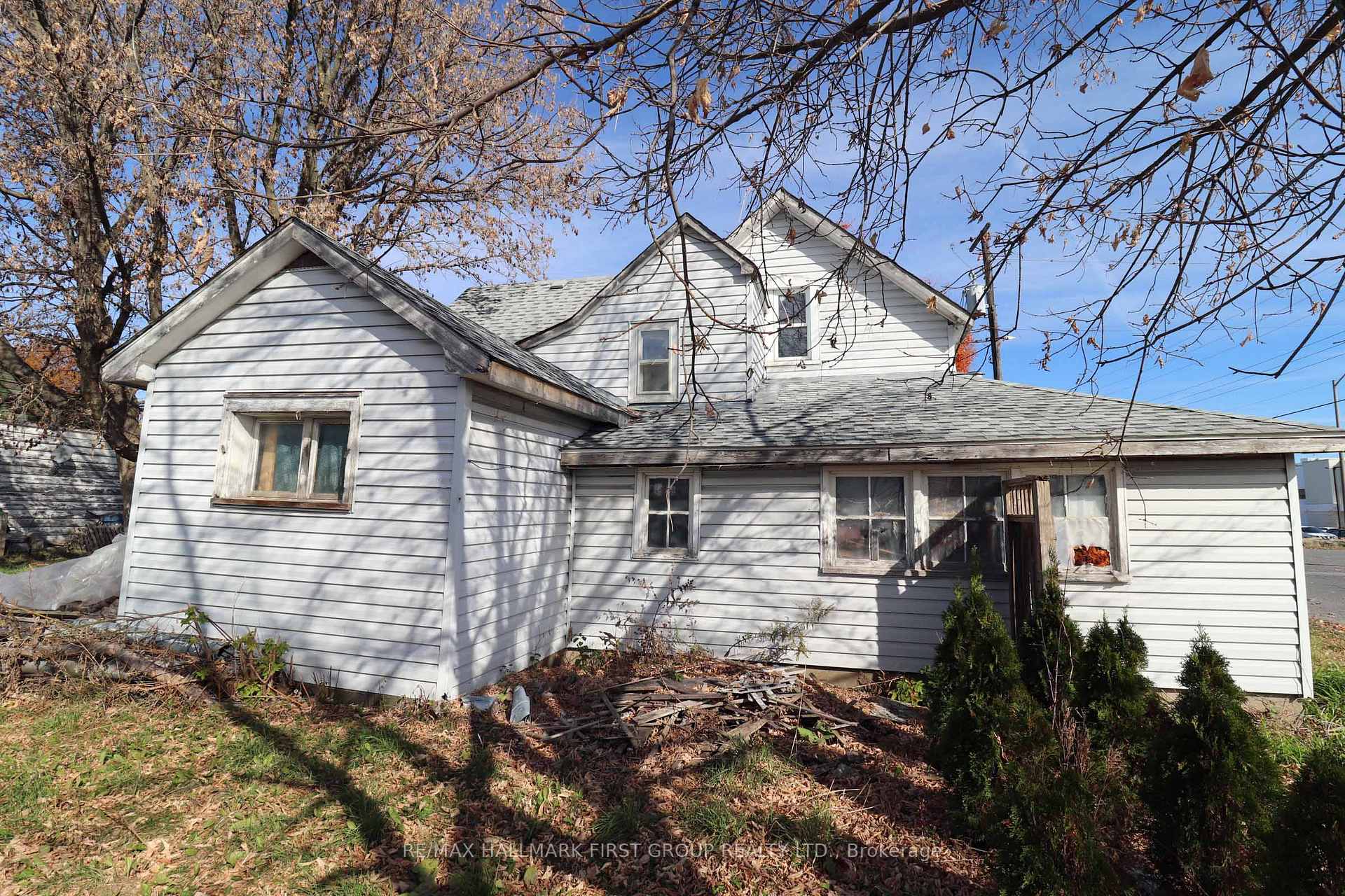 Photo 10 of 72 Alice Street, Smiths Falls — HOMEH