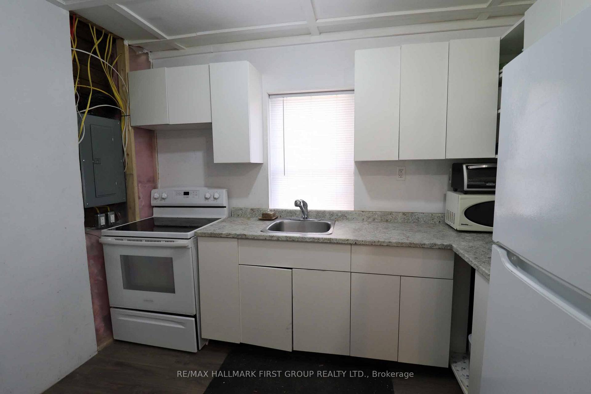 Photo 16 of 72 Alice Street, Smiths Falls — HOMEH