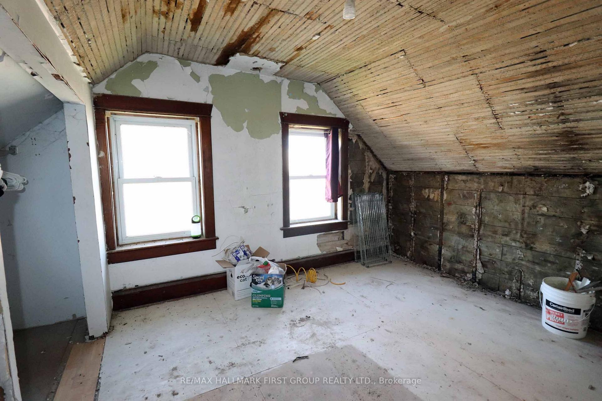 Photo 23 of 72 Alice Street, Smiths Falls — HOMEH