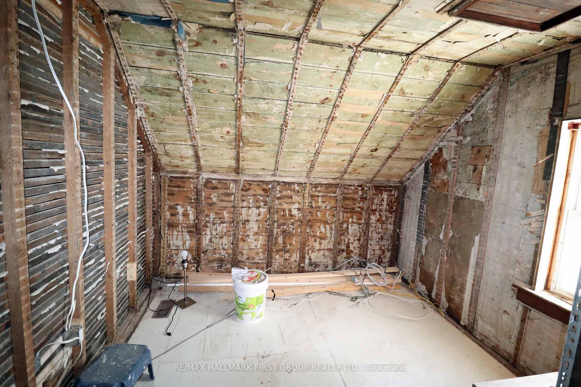Photo 24 of 72 Alice Street, Smiths Falls — HOMEH