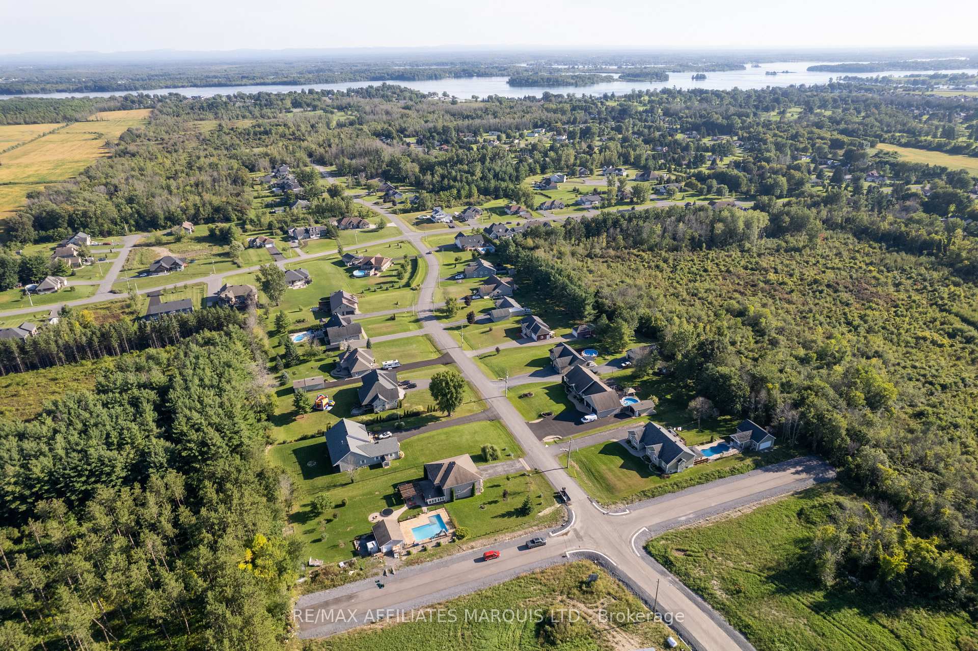 Photo 2 of 6547 Sapphire Drive, South Glengarry, South Glengarry (Charlottenburgh) Twp — HOMEH