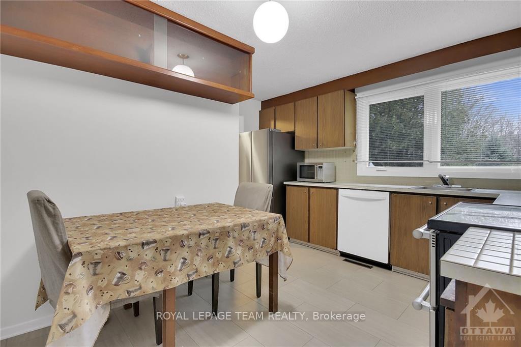 Photo 10 of 44 Ashgrove Crescent, Ottawa, Briargreen — HOMEH