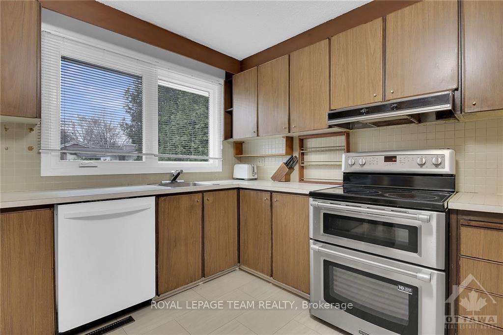 Photo 12 of 44 Ashgrove Crescent, Ottawa, Briargreen — HOMEH