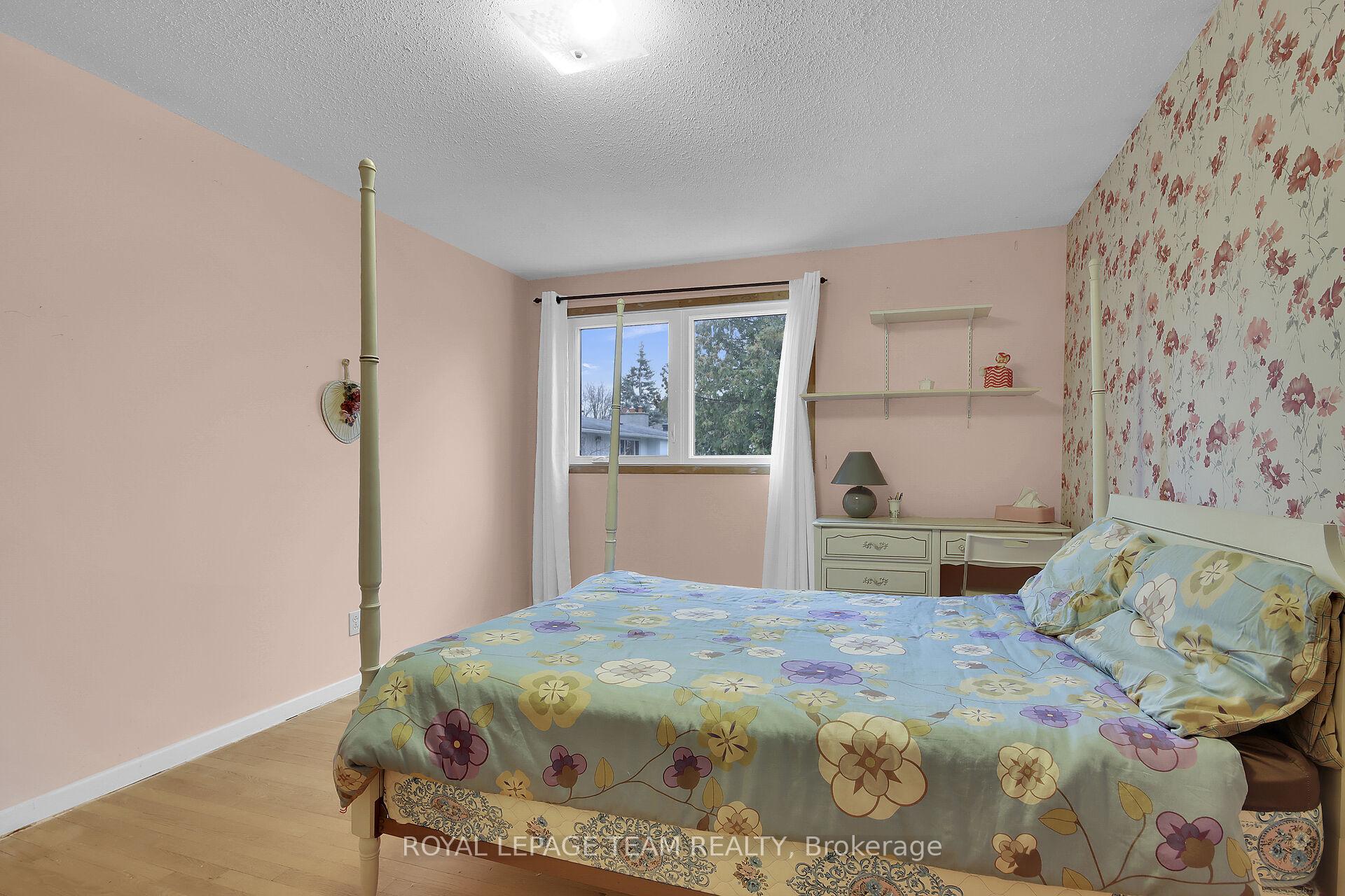Photo 21 of 44 Ashgrove Crescent, Ottawa, Briargreen — HOMEH