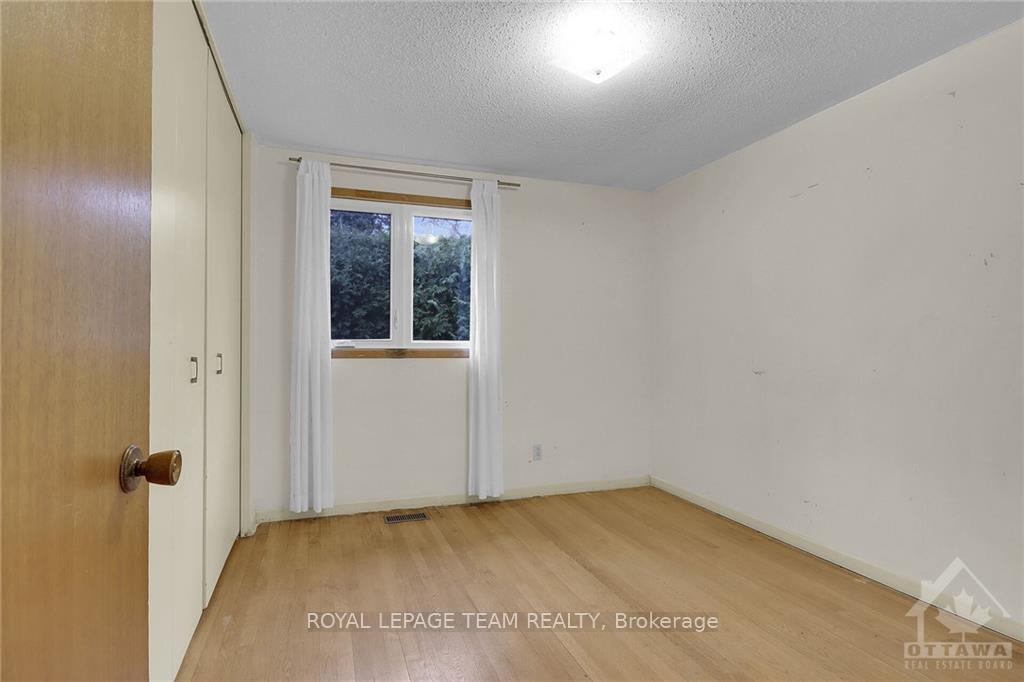 Photo 23 of 44 Ashgrove Crescent, Ottawa, Briargreen — HOMEH