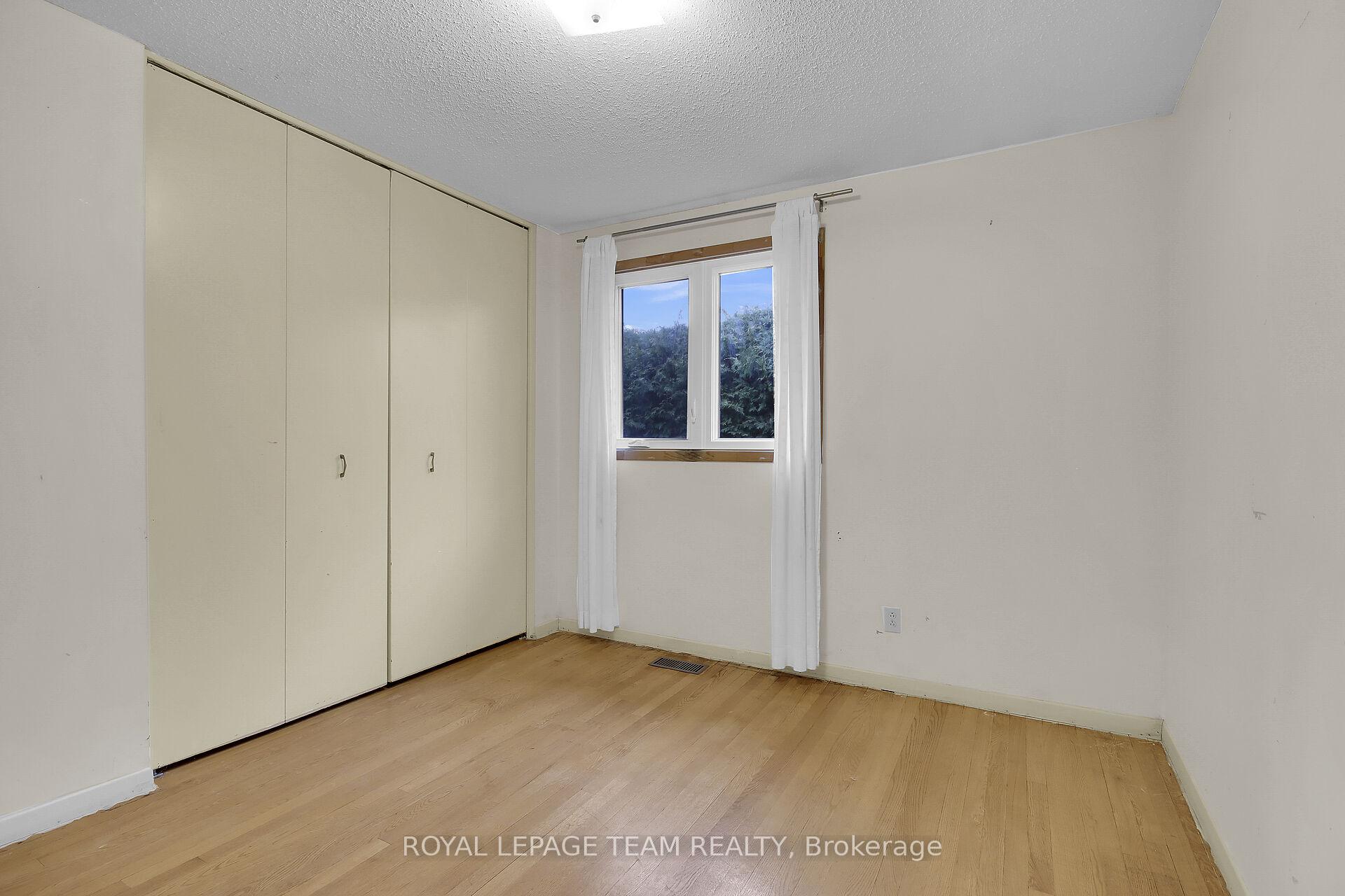 Photo 24 of 44 Ashgrove Crescent, Ottawa, Briargreen — HOMEH