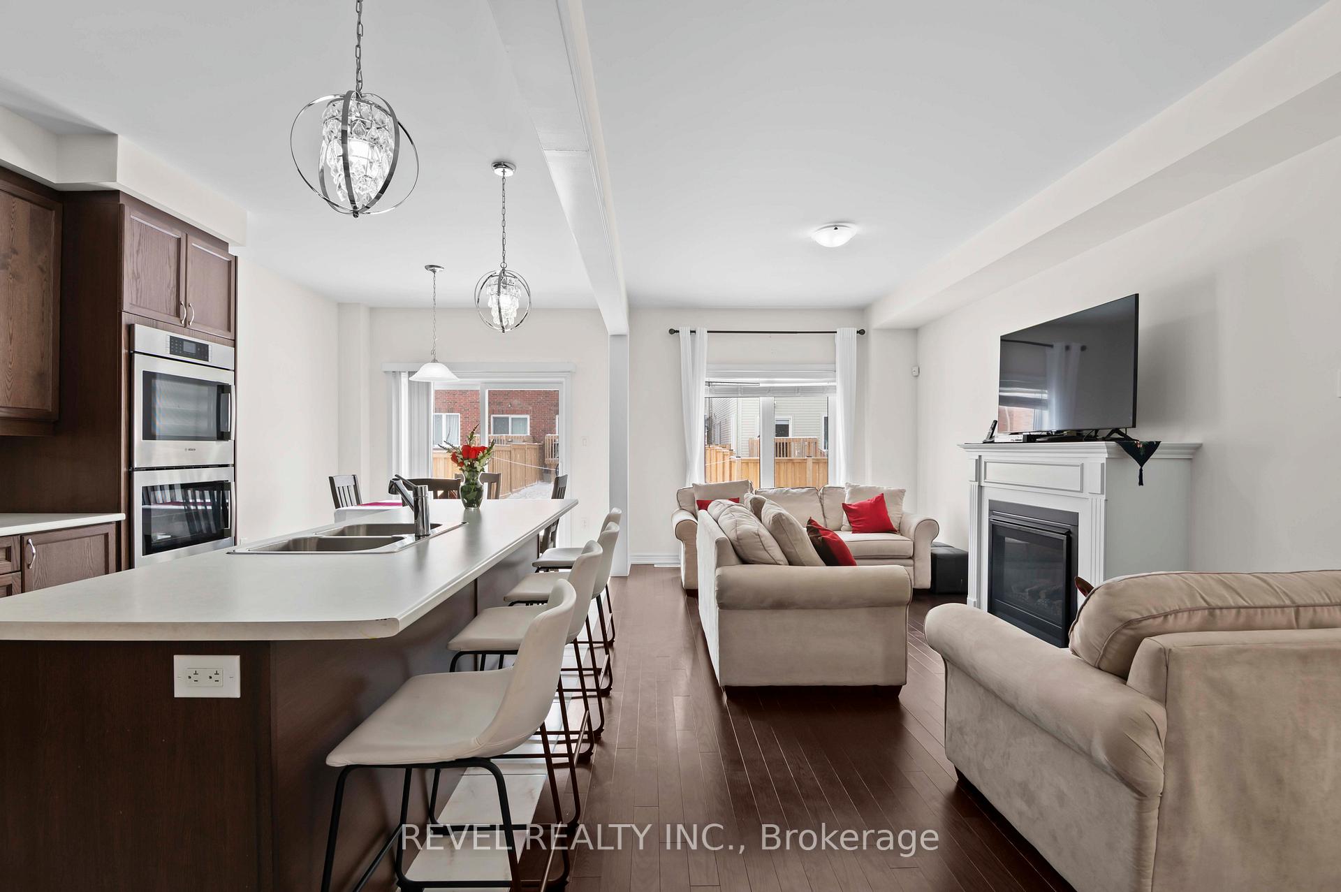 Photo 3 of 212 Barnett Drive, Shelburne — HOMEH