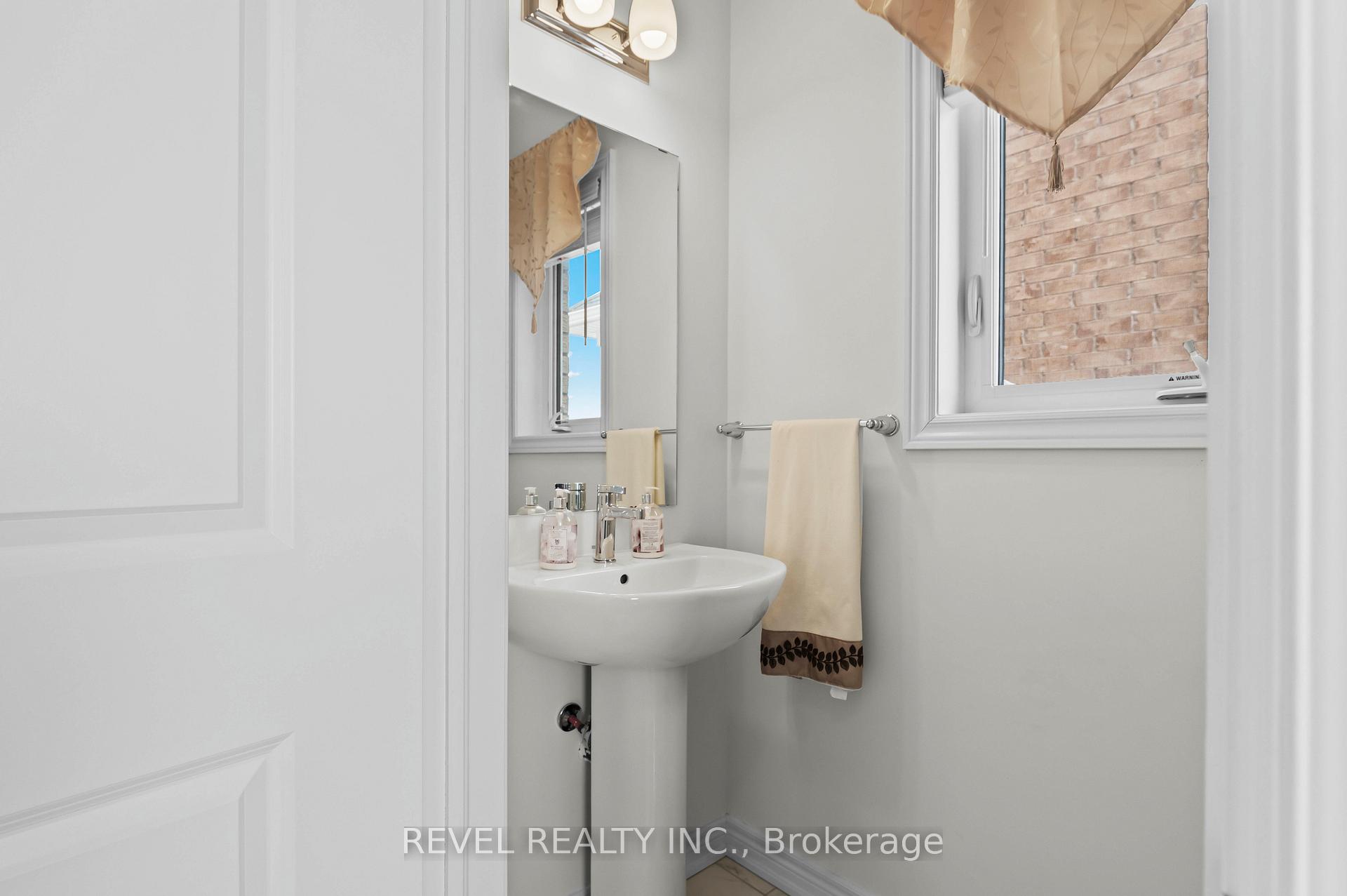 Photo 8 of 212 Barnett Drive, Shelburne — HOMEH