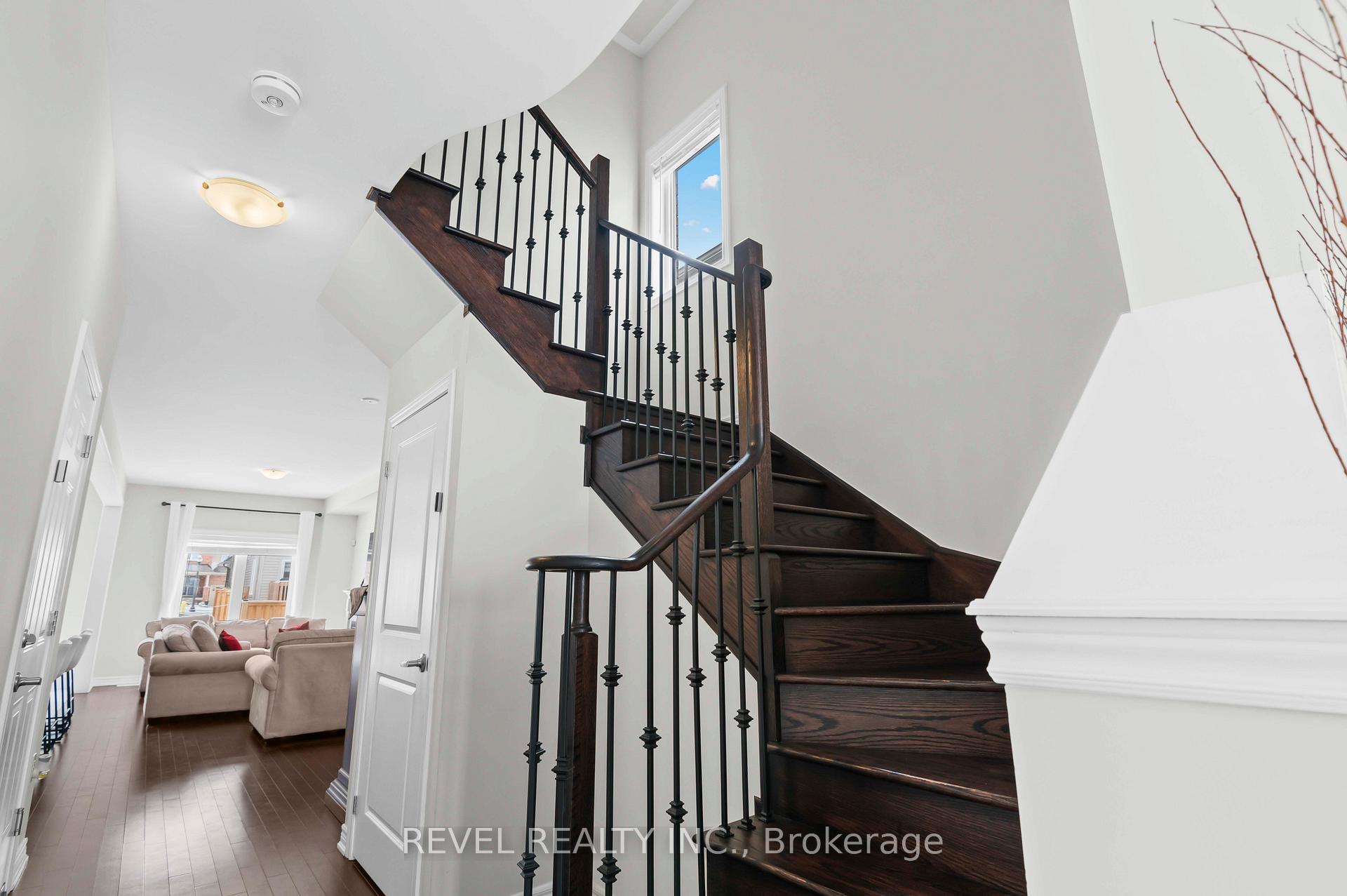 Photo 9 of 212 Barnett Drive, Shelburne — HOMEH