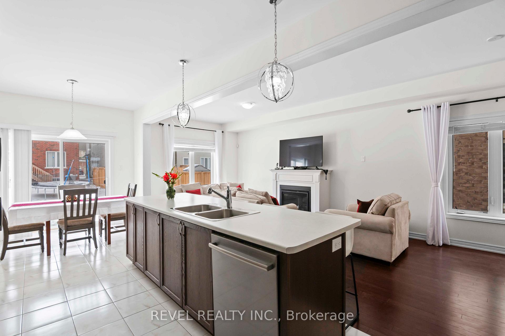 Photo 11 of 212 Barnett Drive, Shelburne — HOMEH