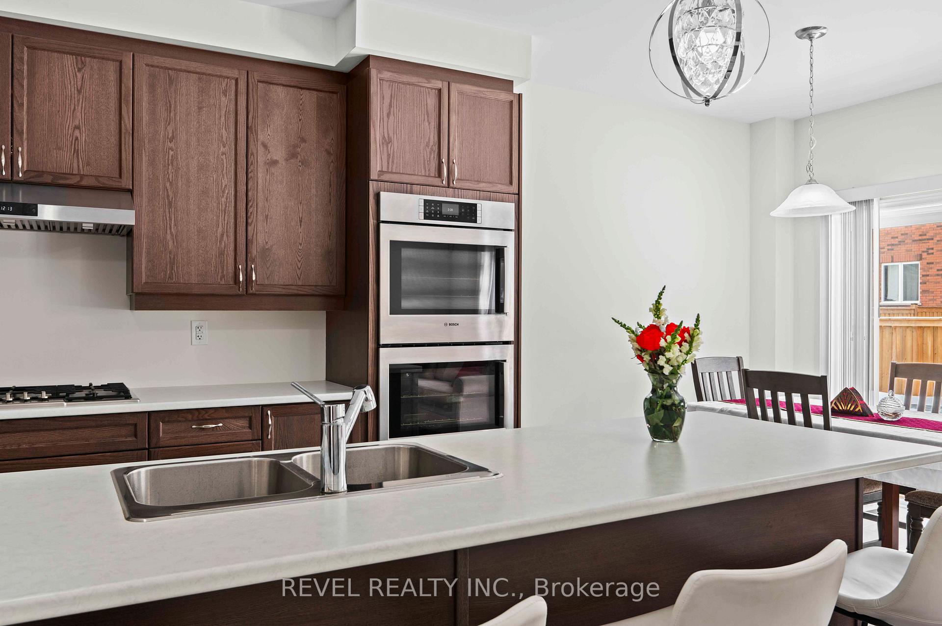 Photo 12 of 212 Barnett Drive, Shelburne — HOMEH