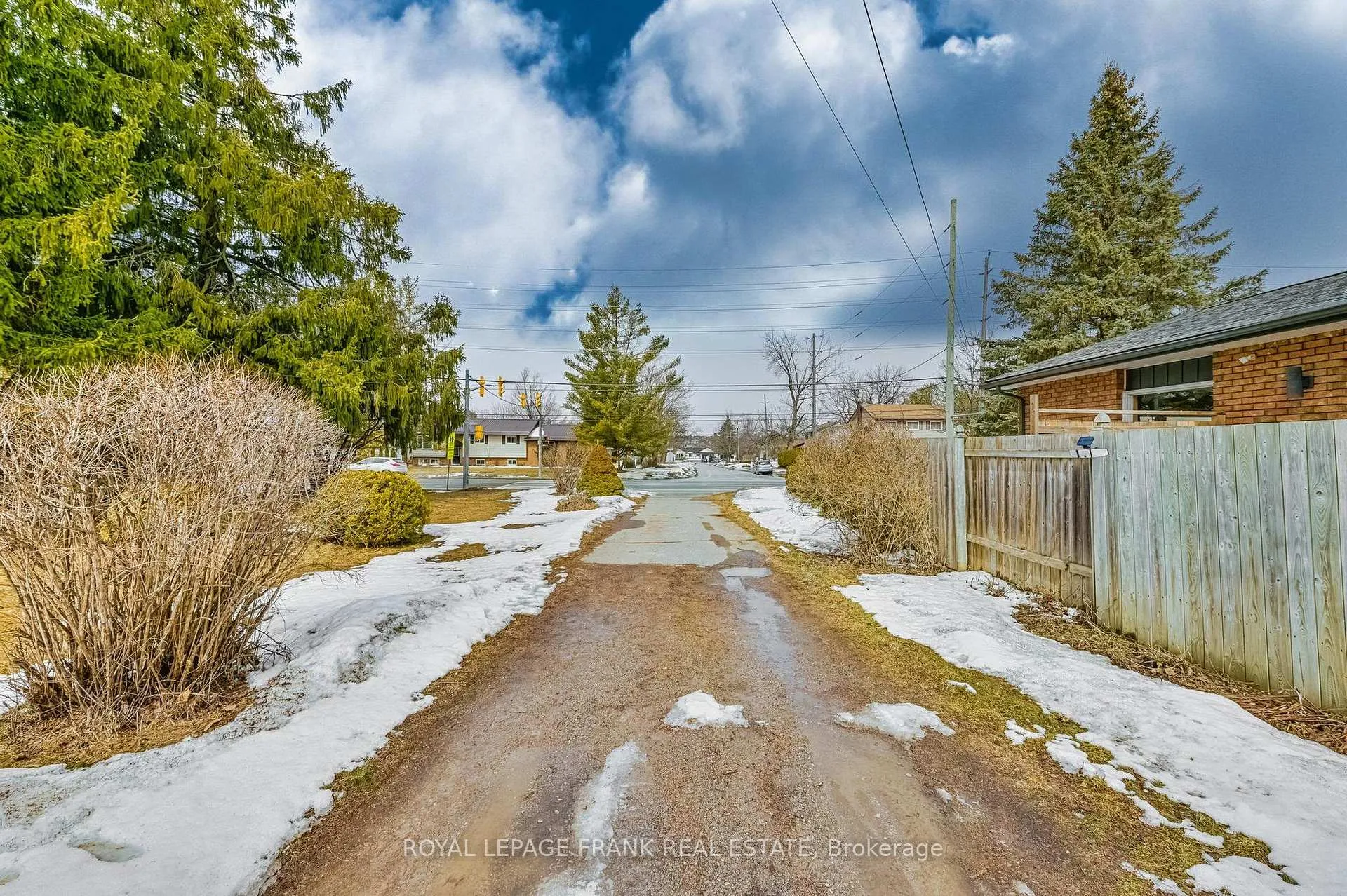 Photo 37 of 865 Parkhill Road W, Peterborough, Monaghan Ward 2 — HOMEH