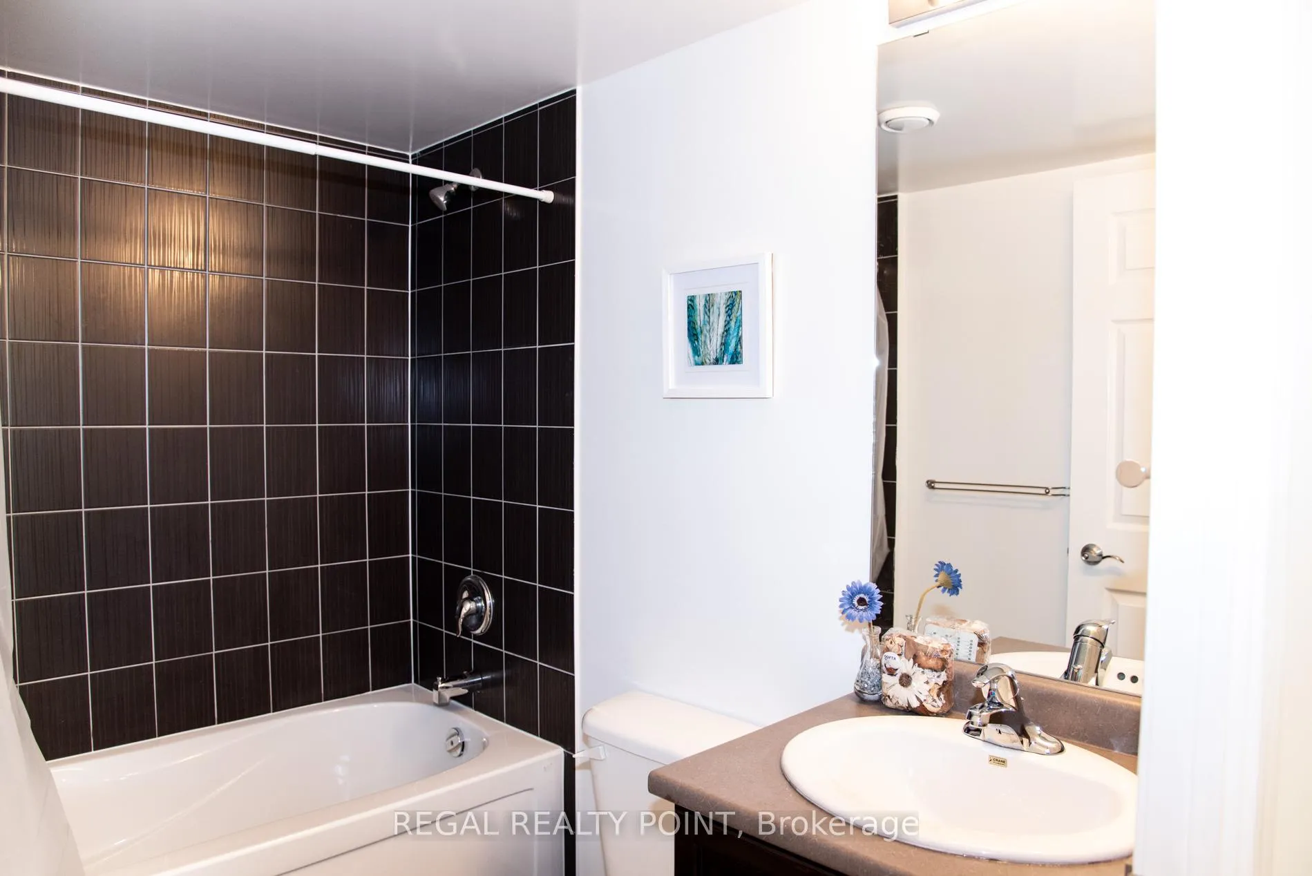 Photo 2 of Unit 1009, 88 Grangeway Avenue, Scarborough, Woburn — HOMEH