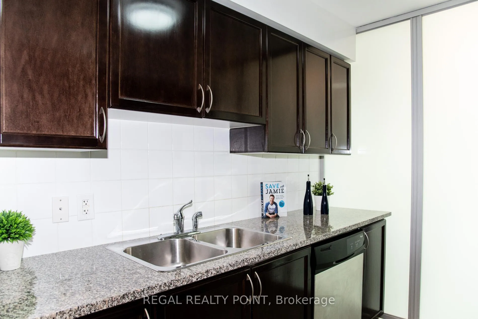 Photo 5 of Unit 1009, 88 Grangeway Avenue, Scarborough, Woburn — HOMEH