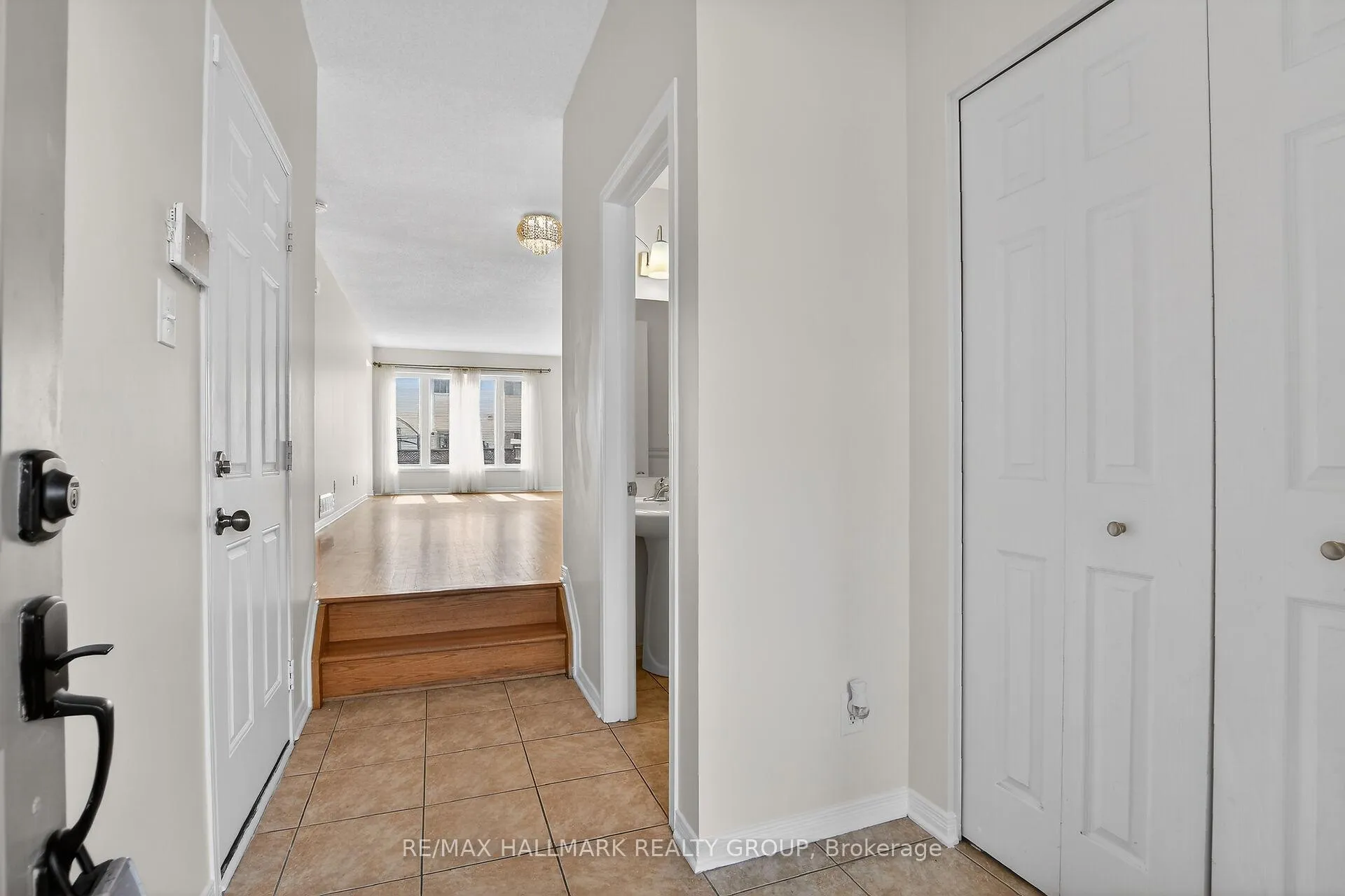 Photo 3 of 1008 Klondike Road N, Ottawa, Kanata - Morgan's Grant/South March — HOMEH