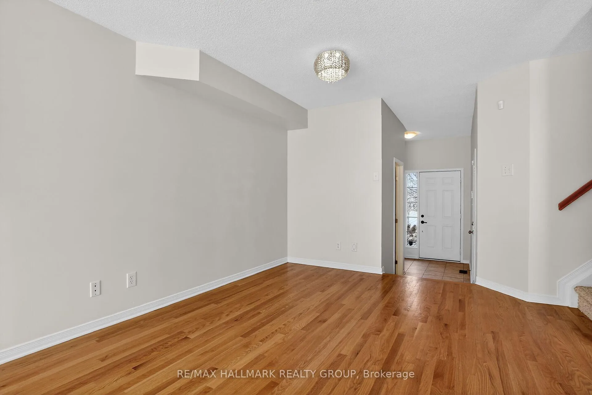 Photo 9 of 1008 Klondike Road N, Ottawa, Kanata - Morgan's Grant/South March — HOMEH