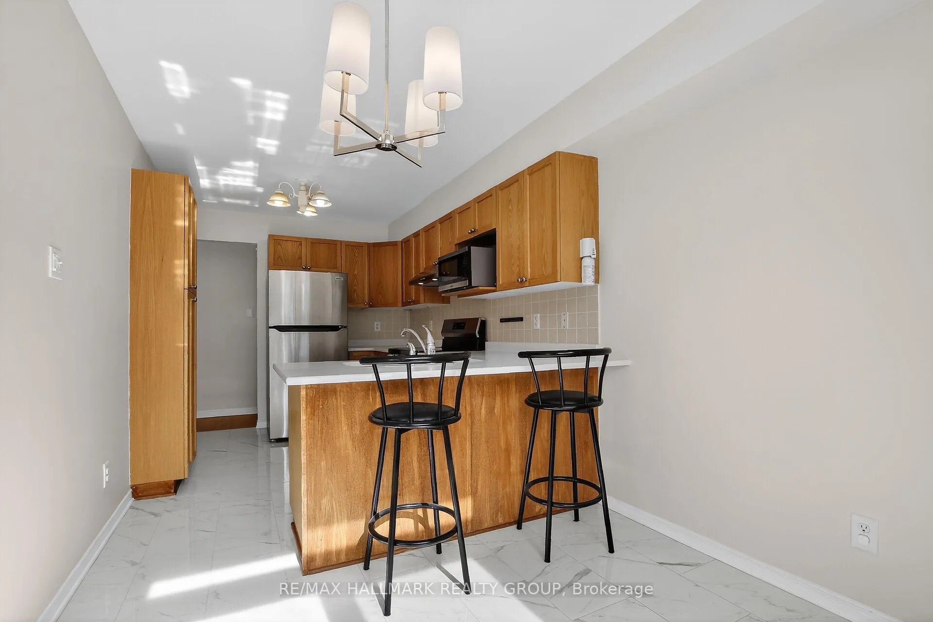 Photo 12 of 1008 Klondike Road N, Ottawa, Kanata - Morgan's Grant/South March — HOMEH