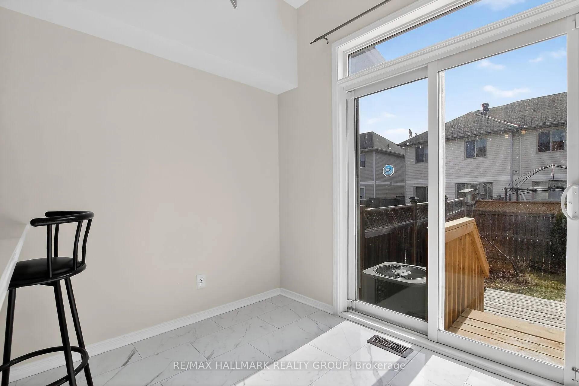 Photo 14 of 1008 Klondike Road N, Ottawa, Kanata - Morgan's Grant/South March — HOMEH
