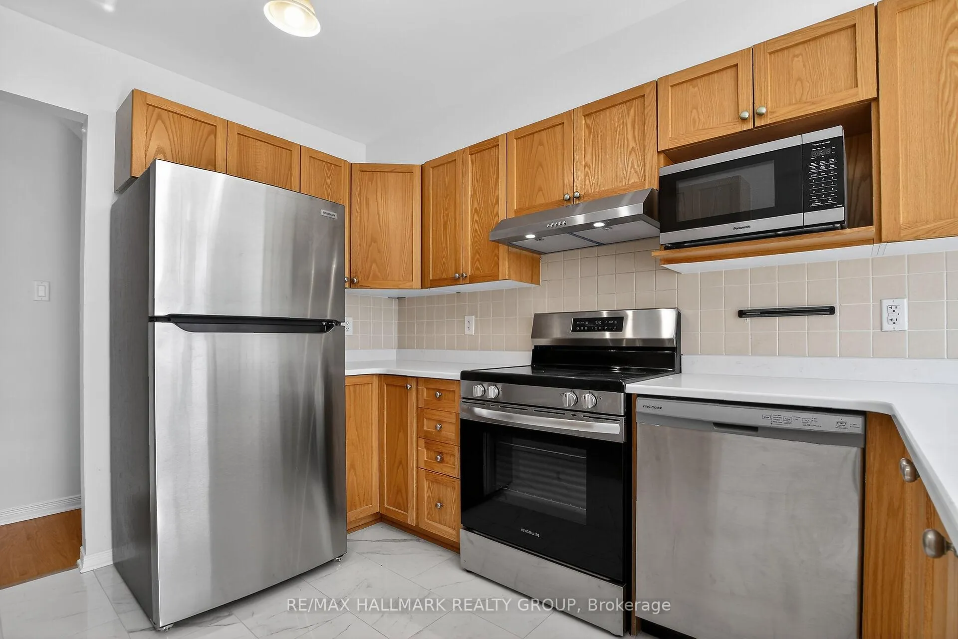 Photo 16 of 1008 Klondike Road N, Ottawa, Kanata - Morgan's Grant/South March — HOMEH