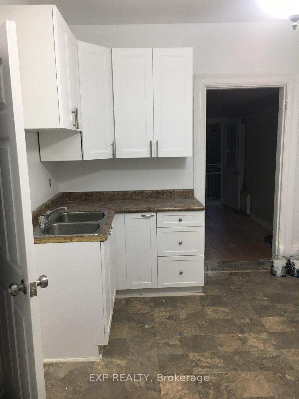 Photo 2 of 72 Victoria Avenue, Smiths Falls — HOMEH