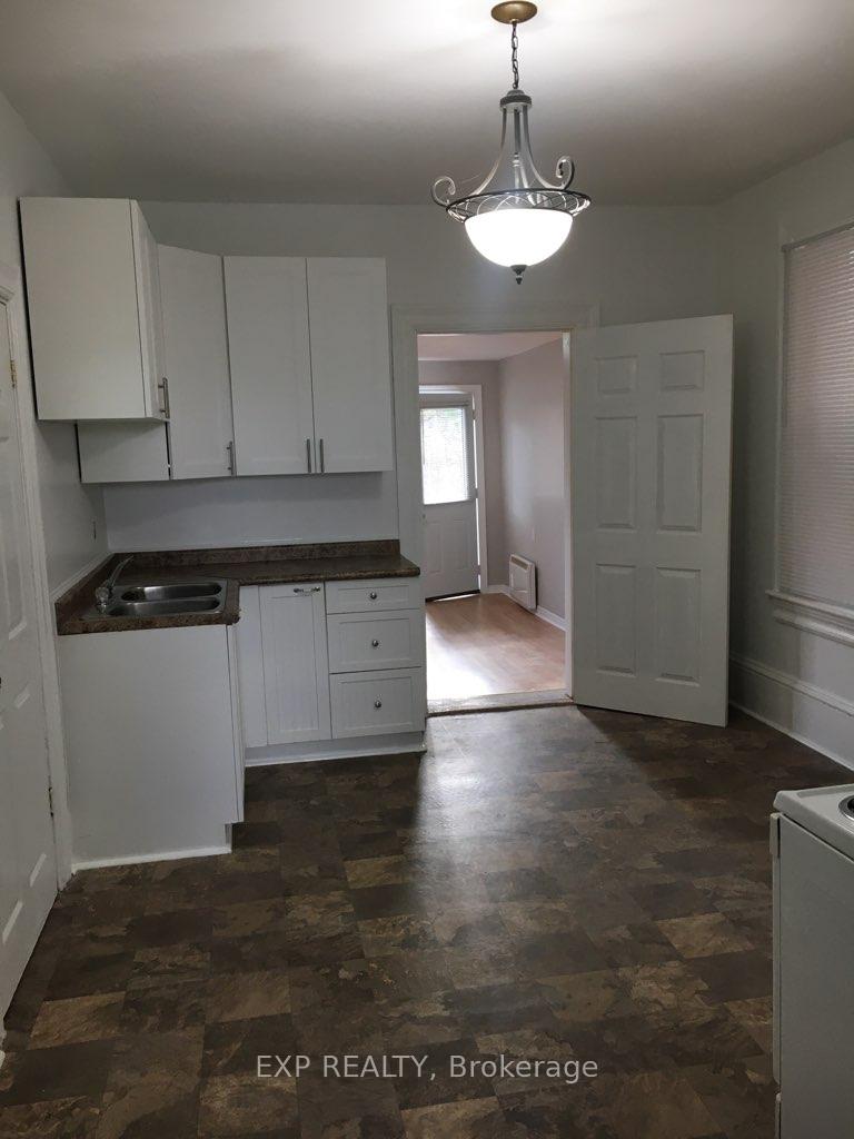 Photo 7 of 72 Victoria Avenue, Smiths Falls — HOMEH