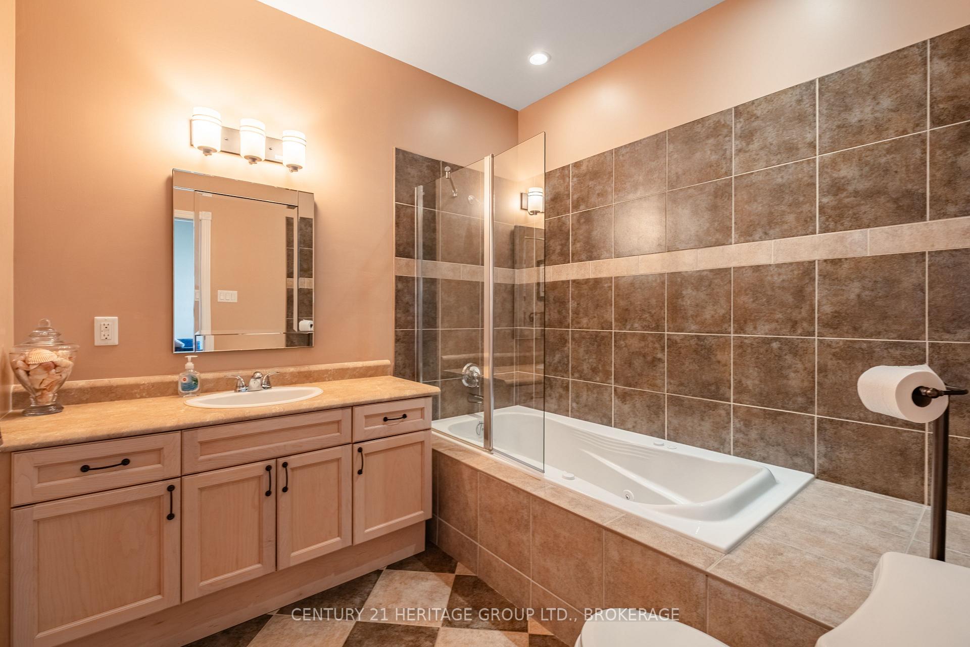 Photo 23 of 445 Wolfe Lake Road, Rideau Lakes, Rideau Lakes (North Crosby) Twp — HOMEH
