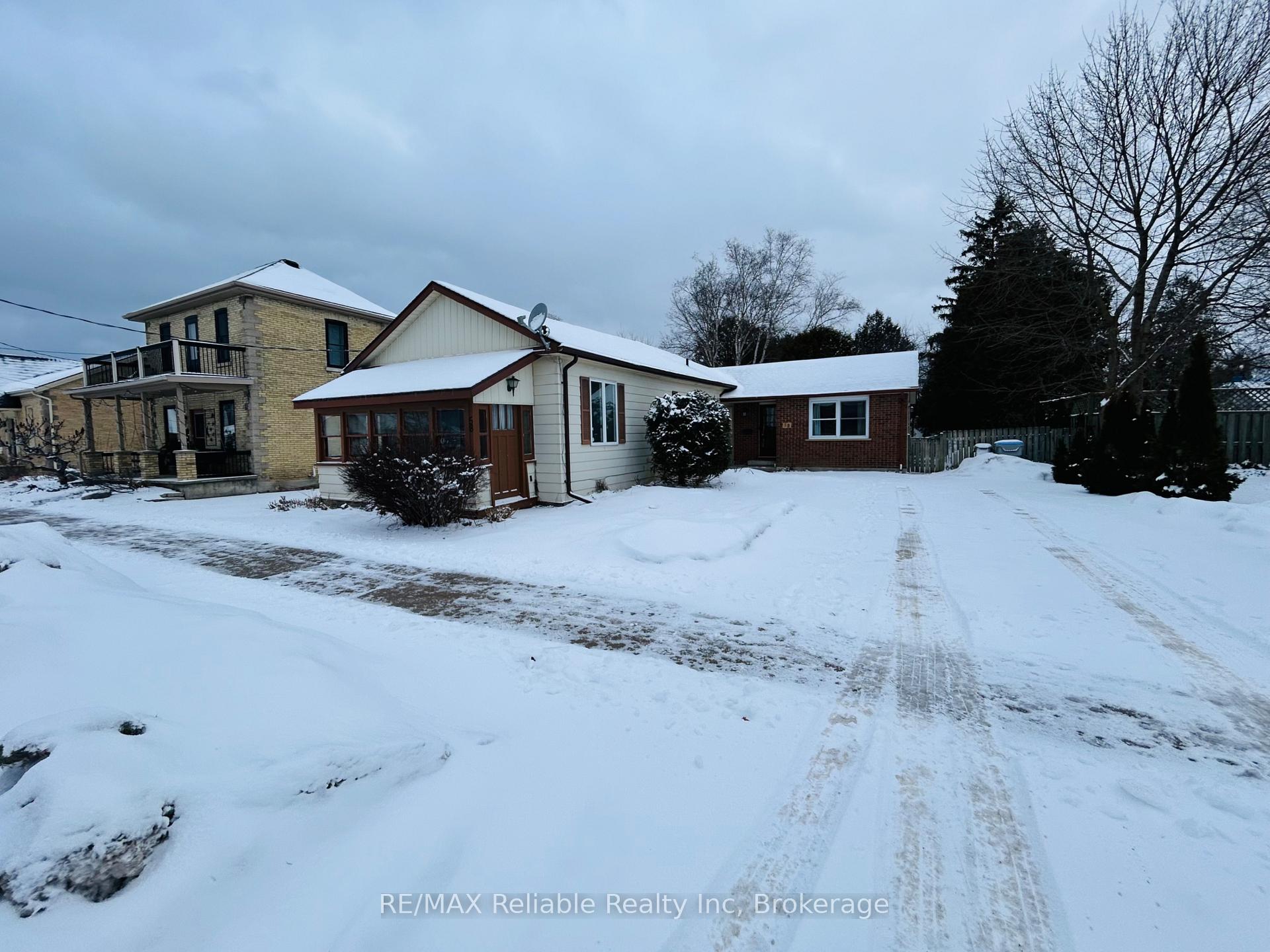 Photo 3 of 58 Huron Street W, South Huron, Exeter — HOMEH