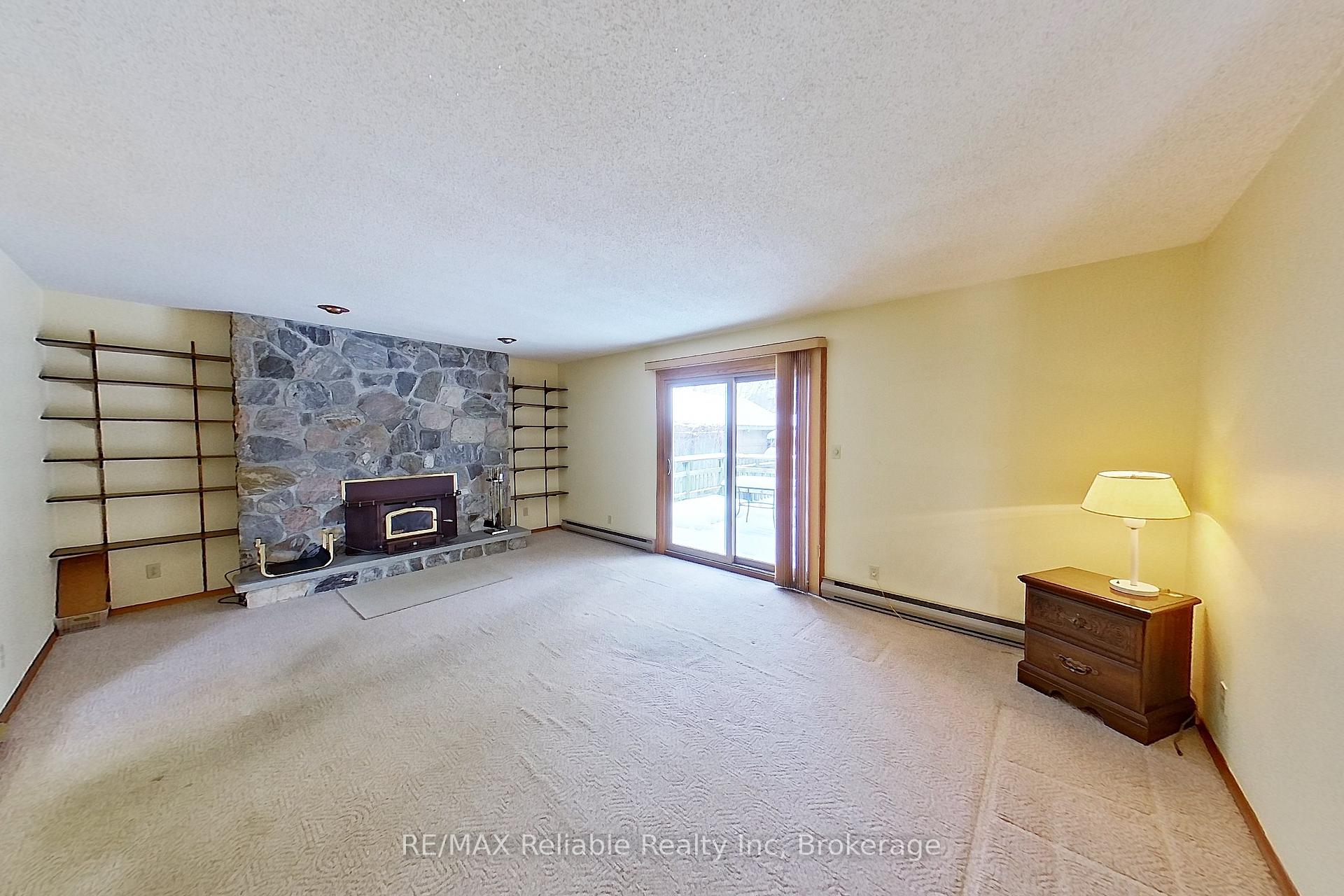 Photo 4 of 58 Huron Street W, South Huron, Exeter — HOMEH