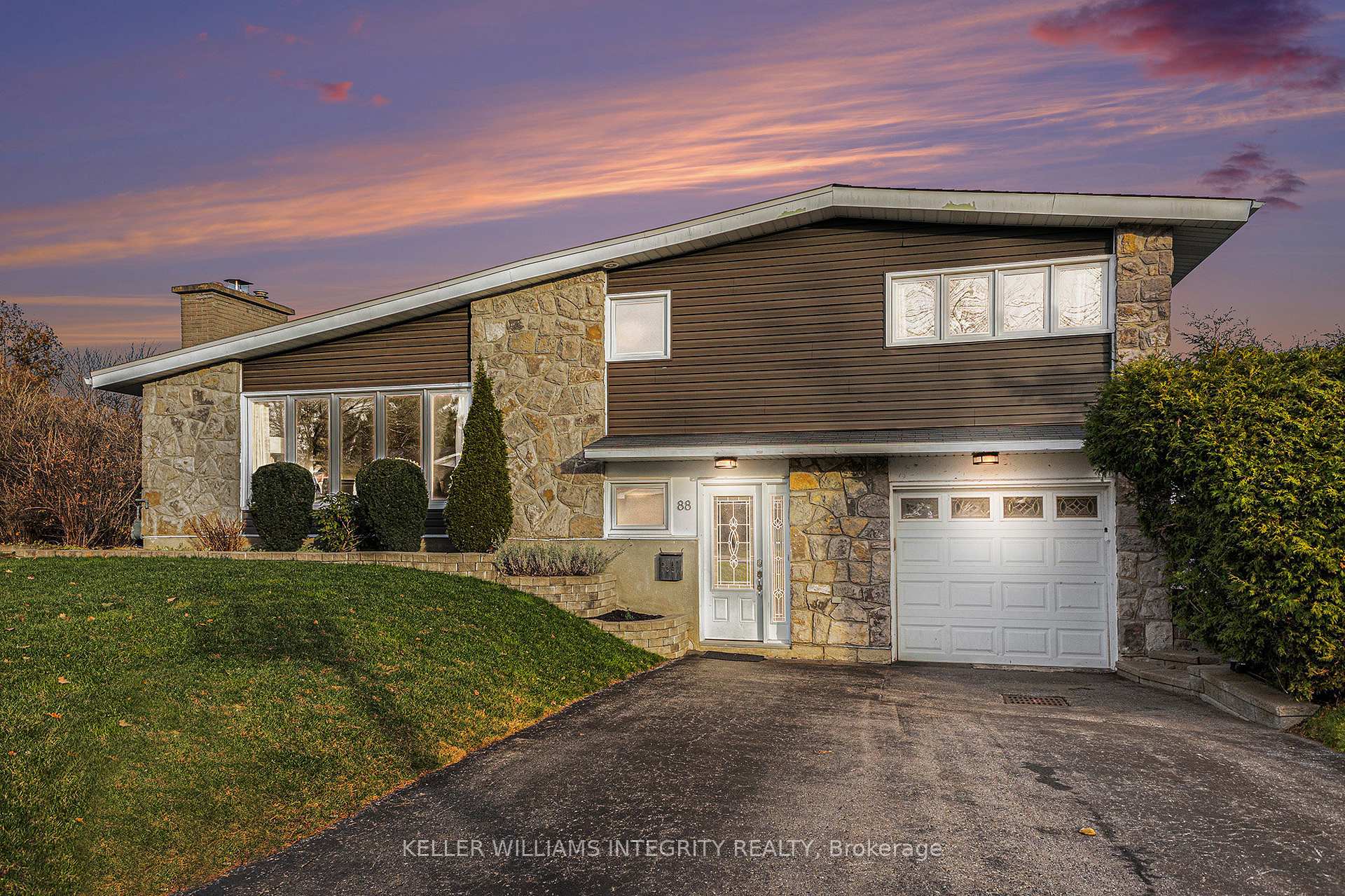 Photo 1 of 88 Ashgrove Crescent, Ottawa, Briargreen — HOMEH