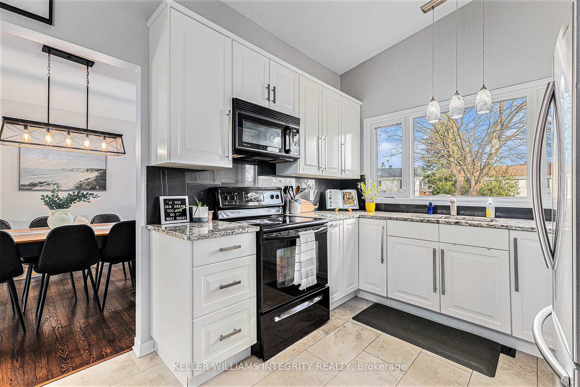 Photo 8 of 88 Ashgrove Crescent, Ottawa, Briargreen — HOMEH