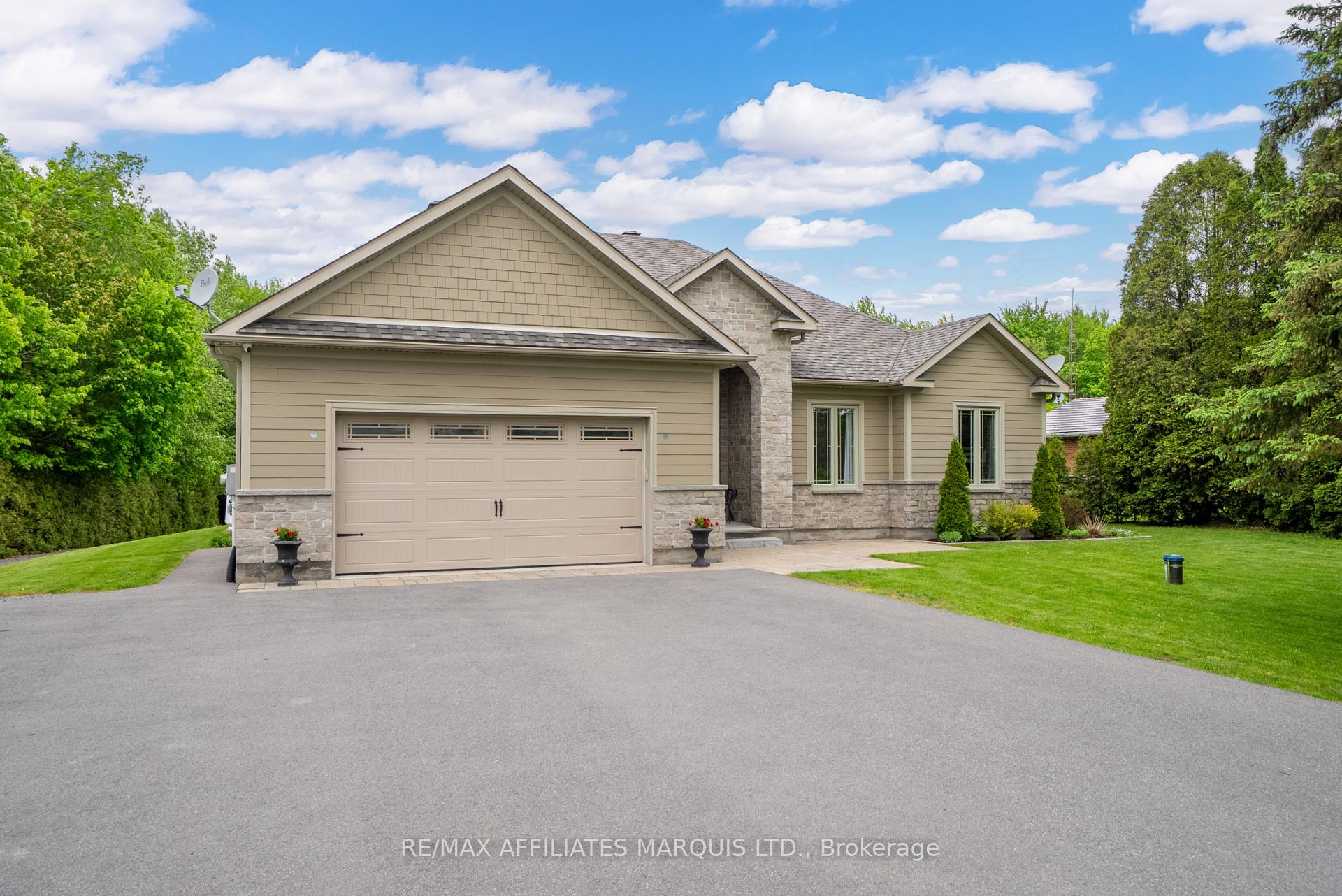 Photo 2 of 18497 Glen Road, South Glengarry, South Glengarry (Charlottenburgh) Twp — HOMEH